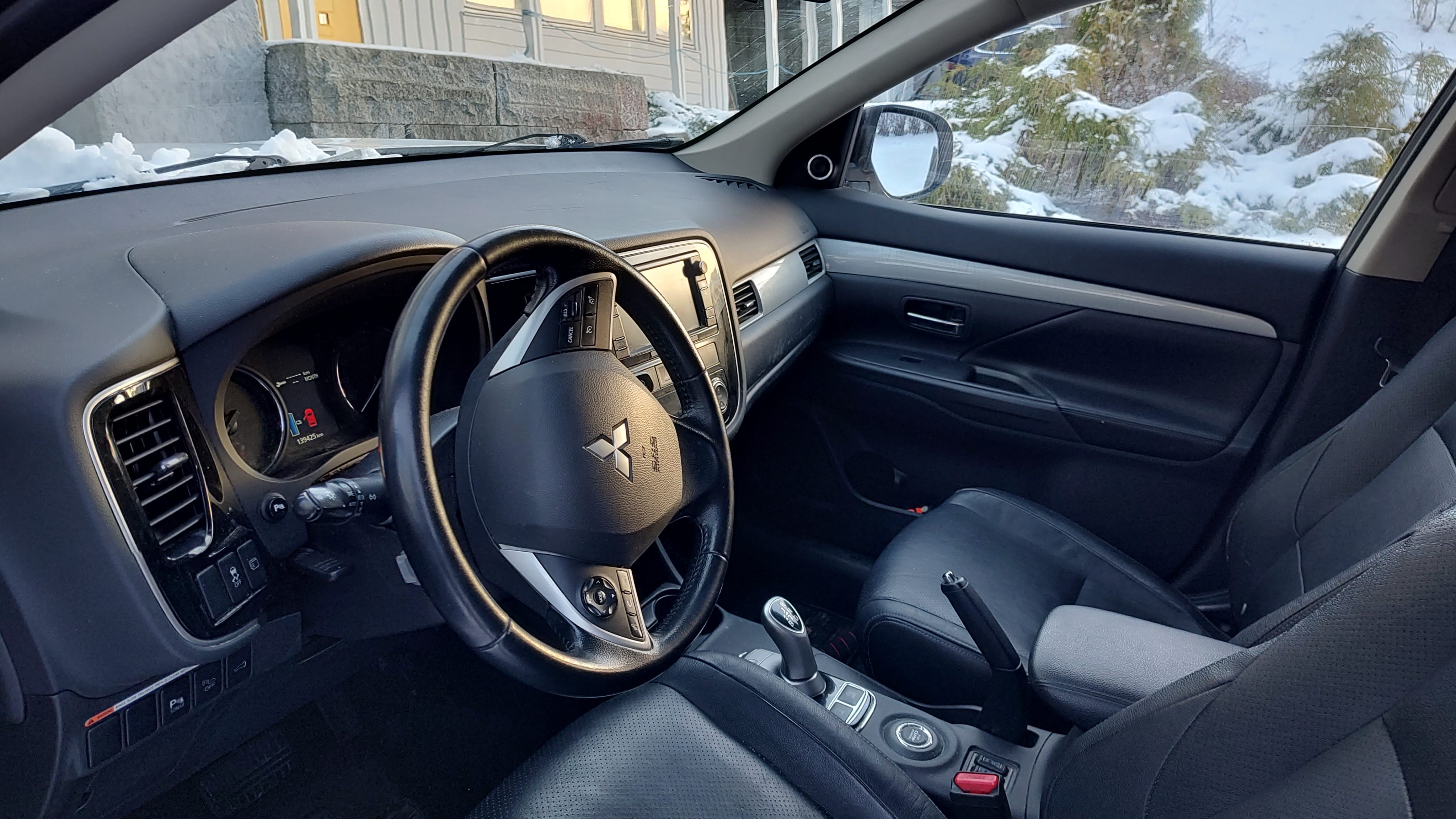 Mitsubishi Outlander CW0, ladbar hybrid med Cruisekontroll