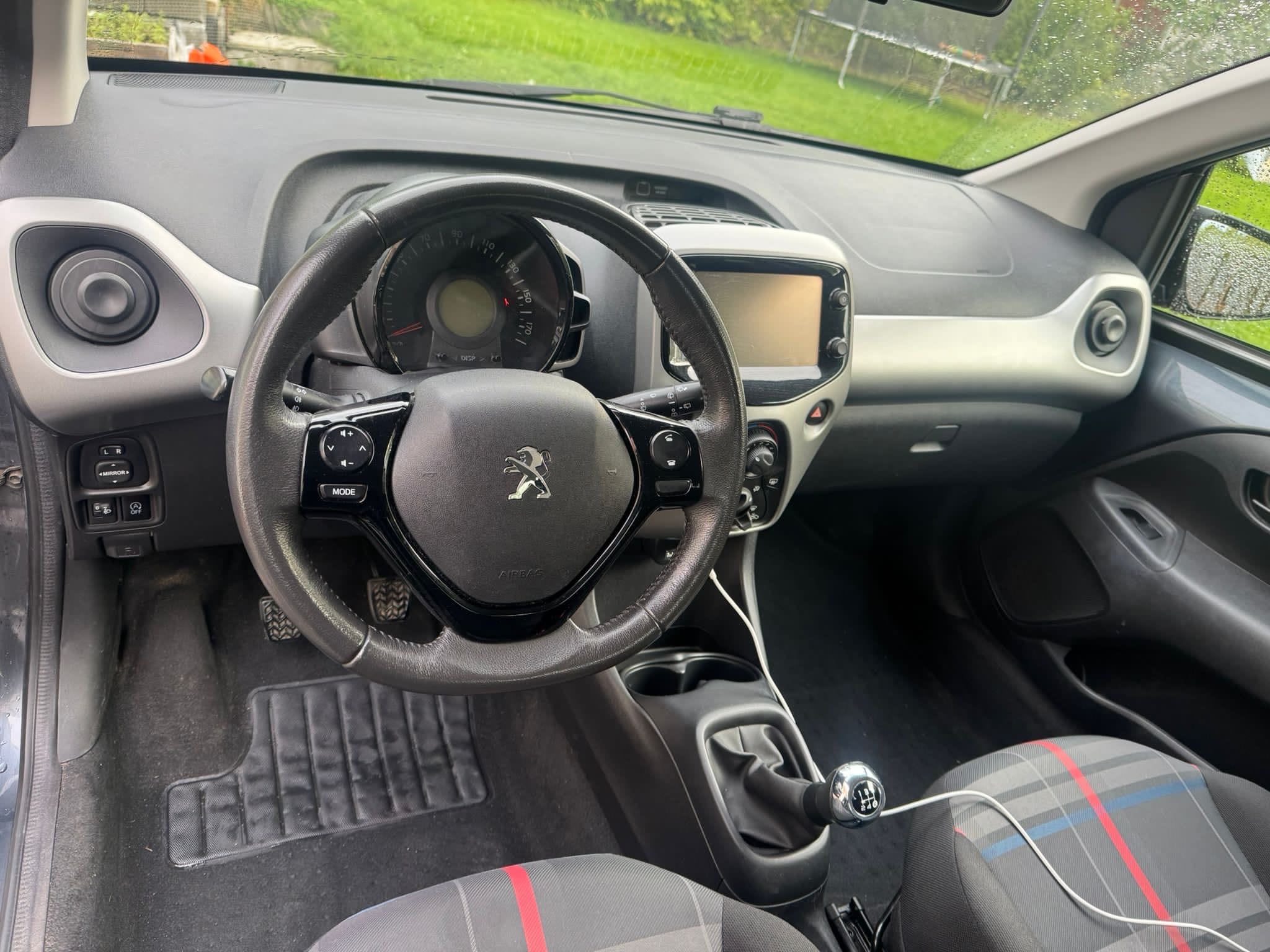 Peugeot 108 med Bluetooth audio