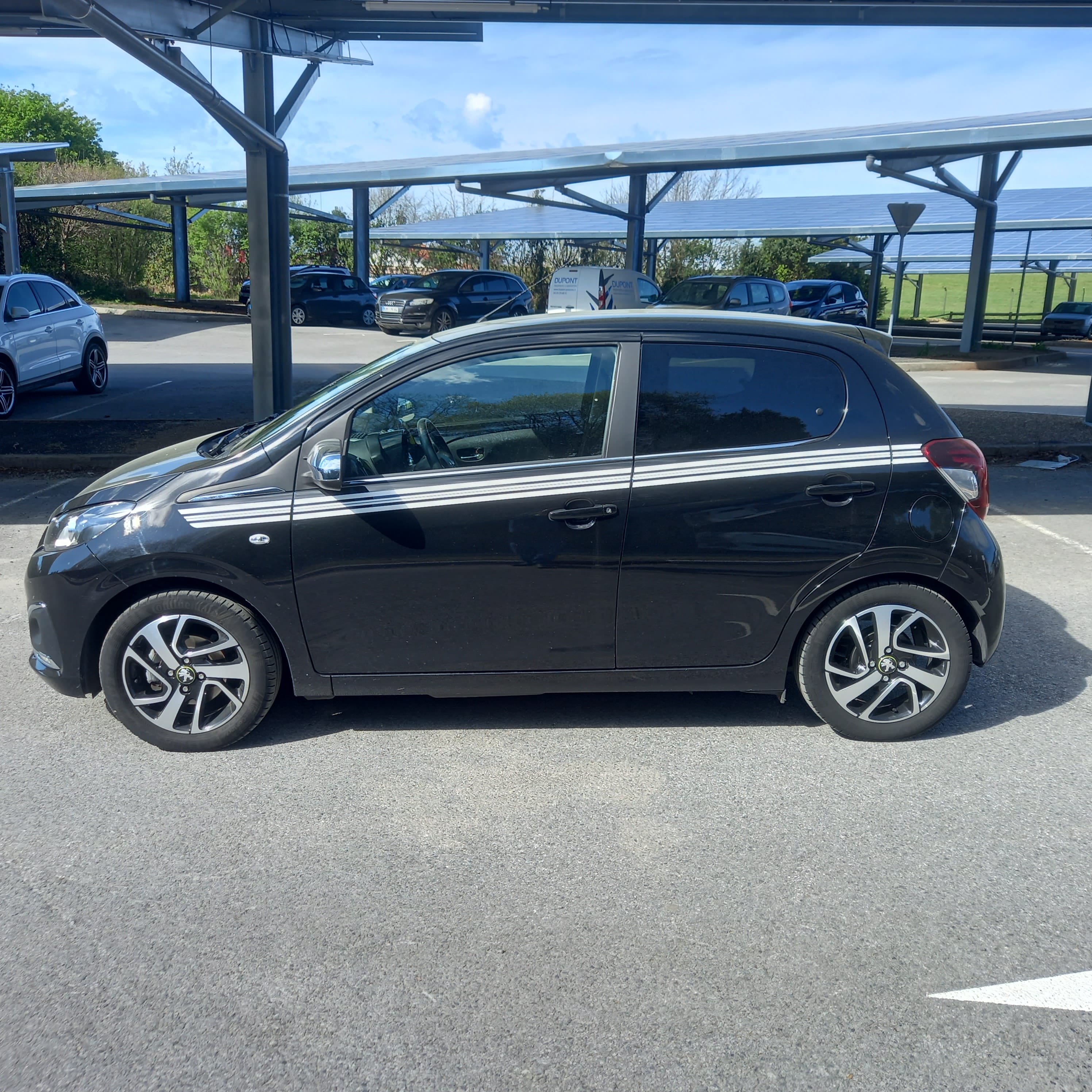 Peugeot 108 COLLECTION NOIRE II with Air conditioning