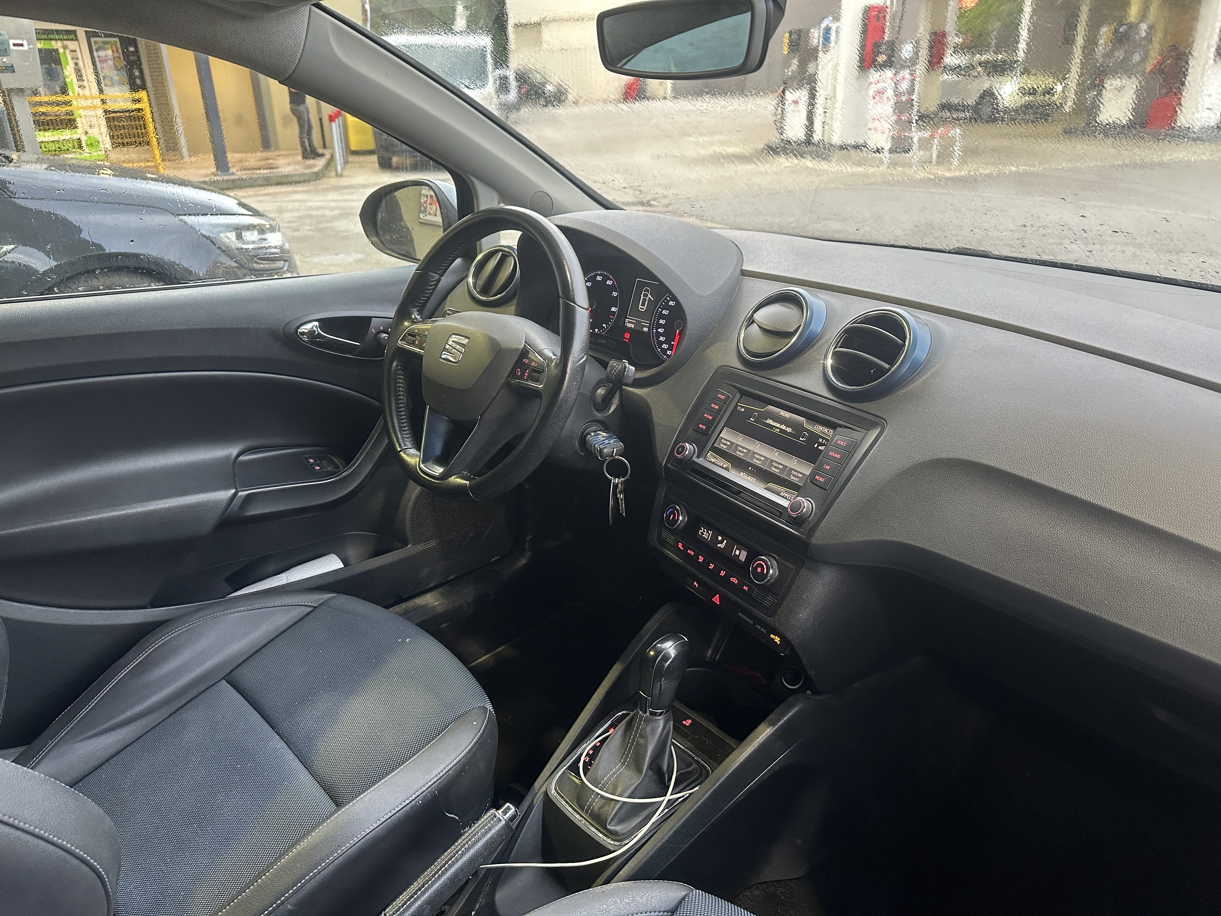 Seat Ibiza 1,2 tsi 115 chevaux with Baby seat