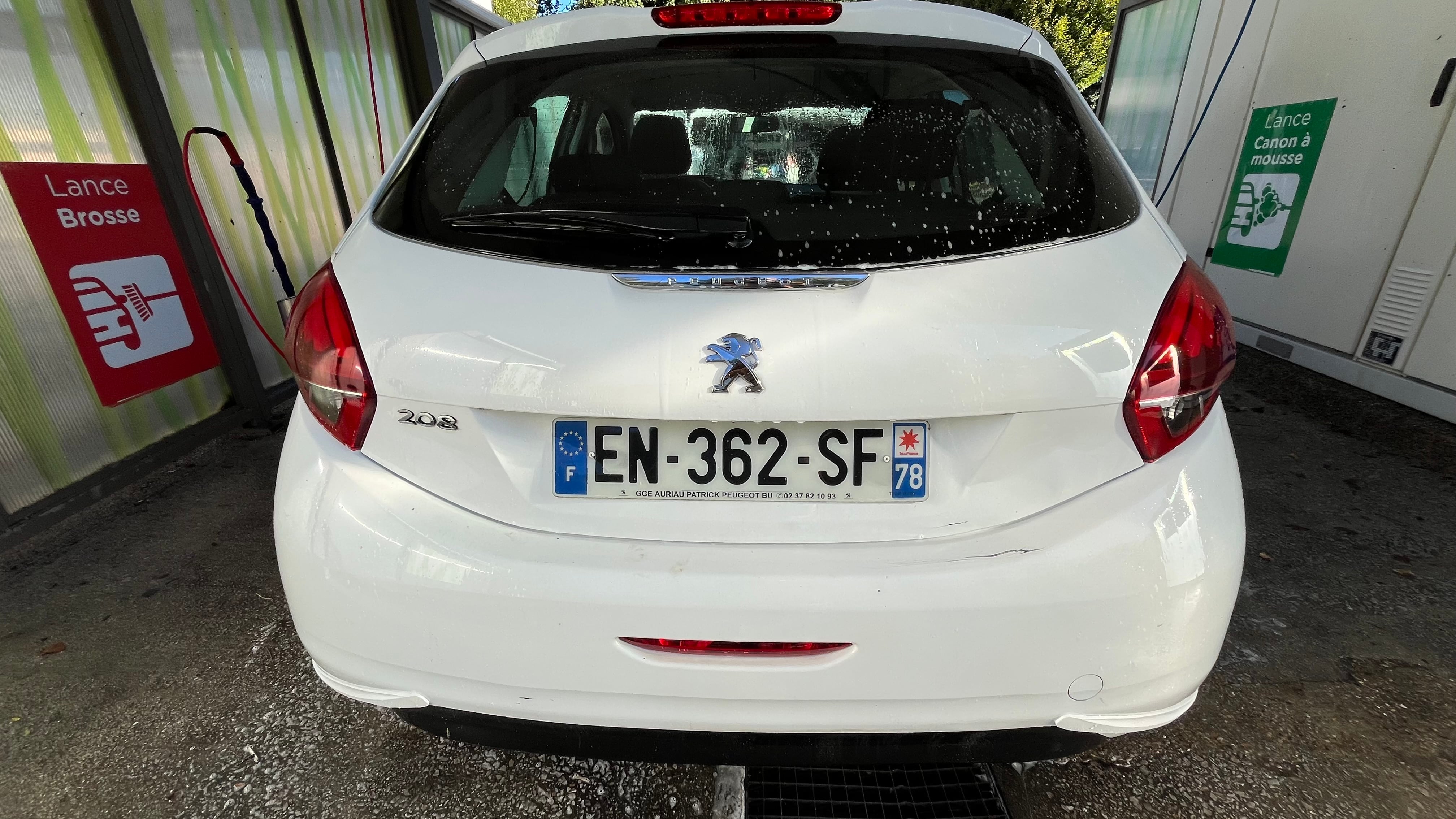 Peugeot 208