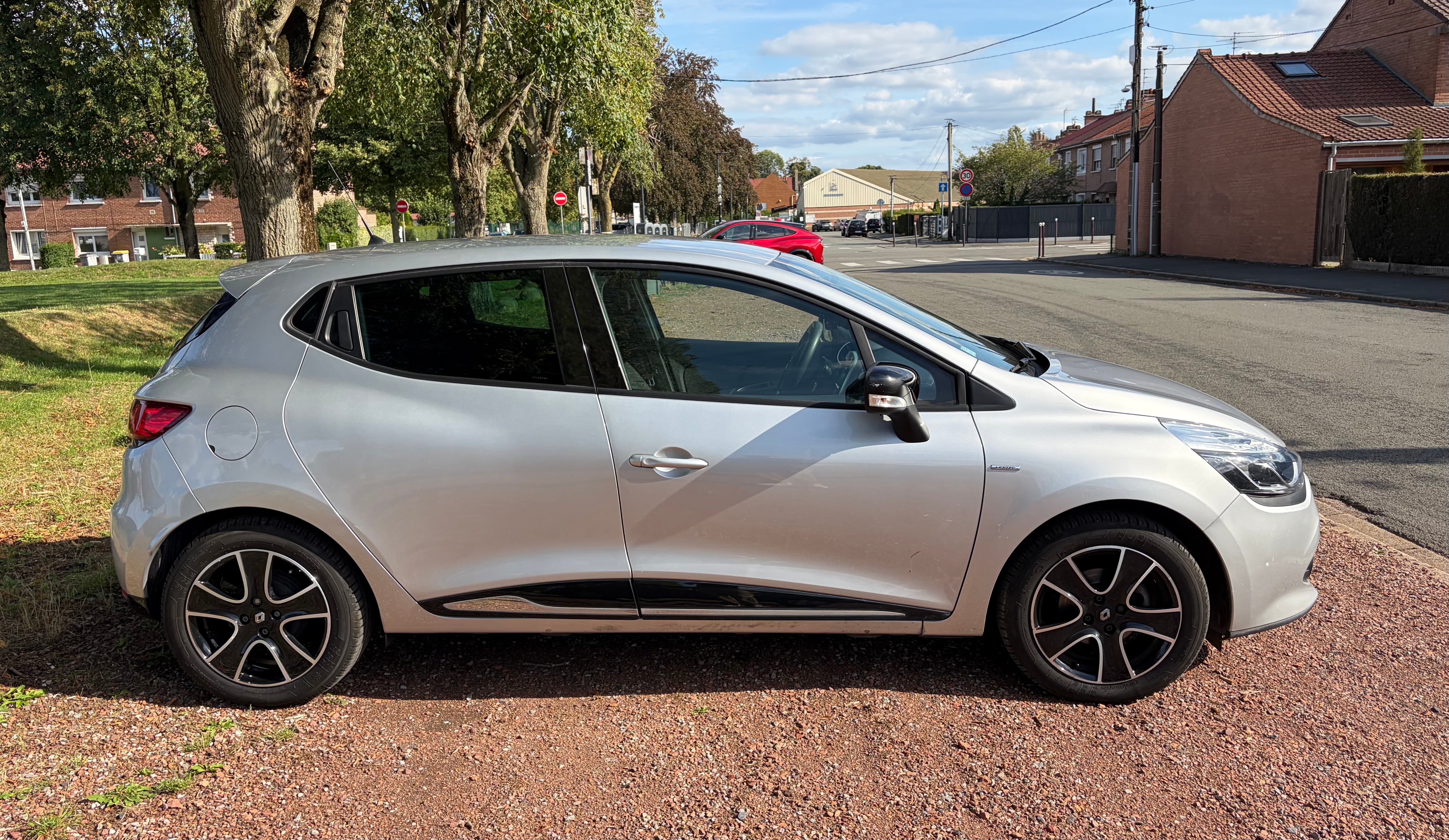 Renault Clio 0.9 TCE 90 ch LIMITED avec Climatisation