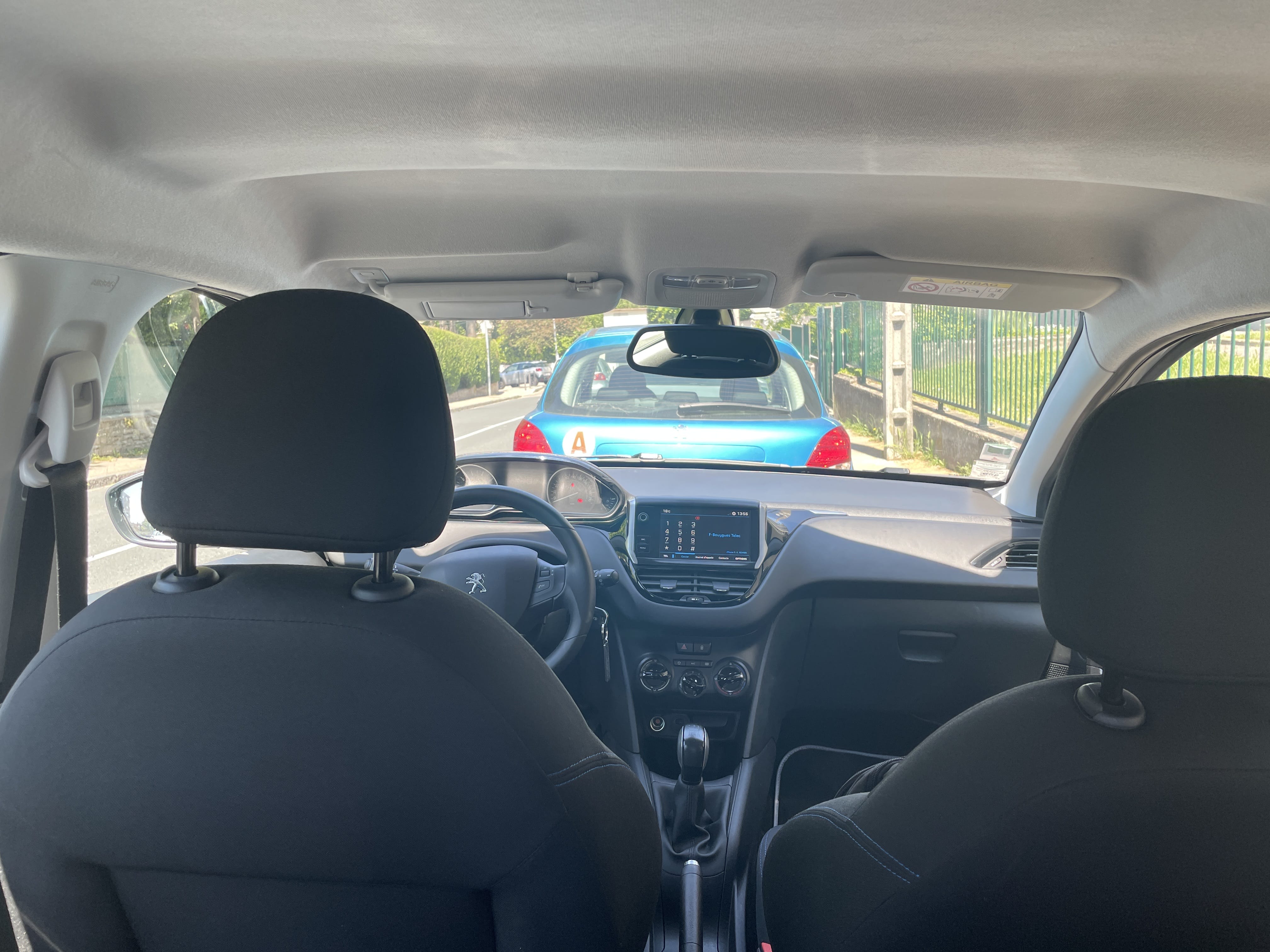 Peugeot 208 FC981XL avec Régulateur de vitesse