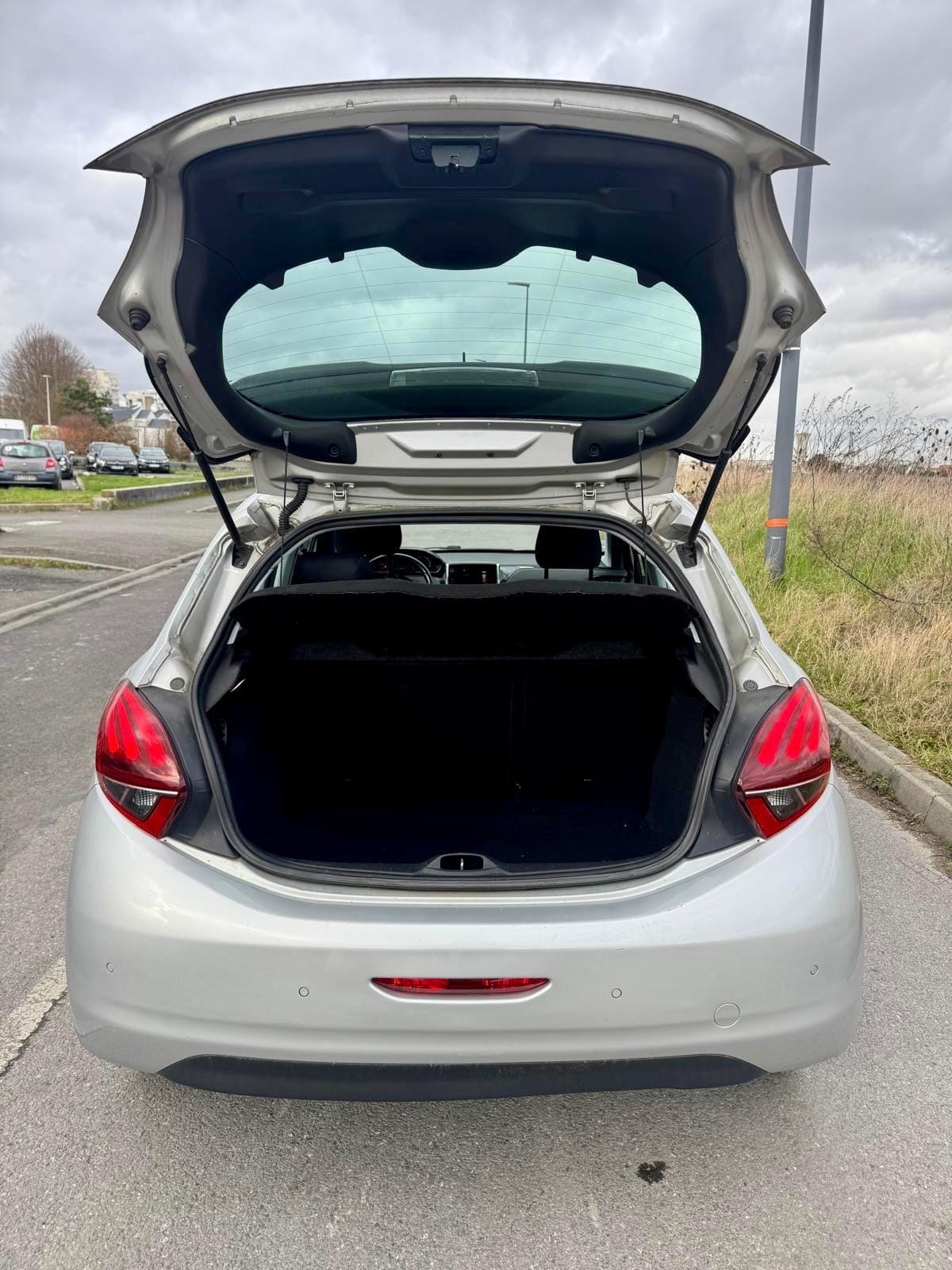 Peugeot 208 avec Régulateur de vitesse