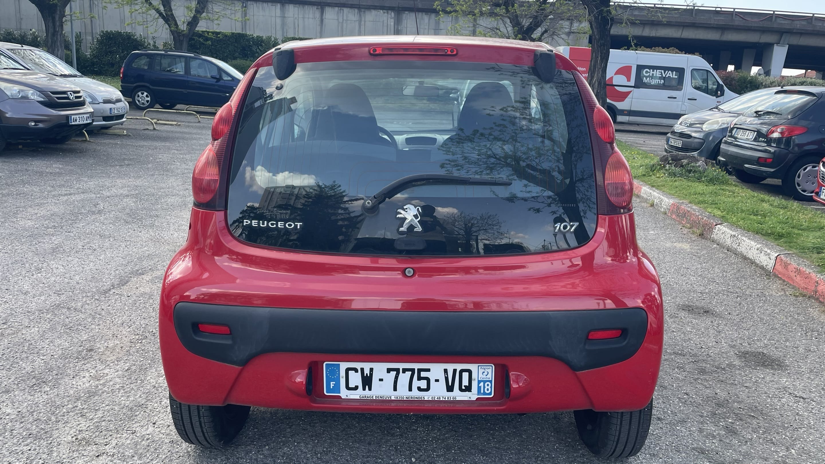 Peugeot 107 avec Entrée audio / iPod
