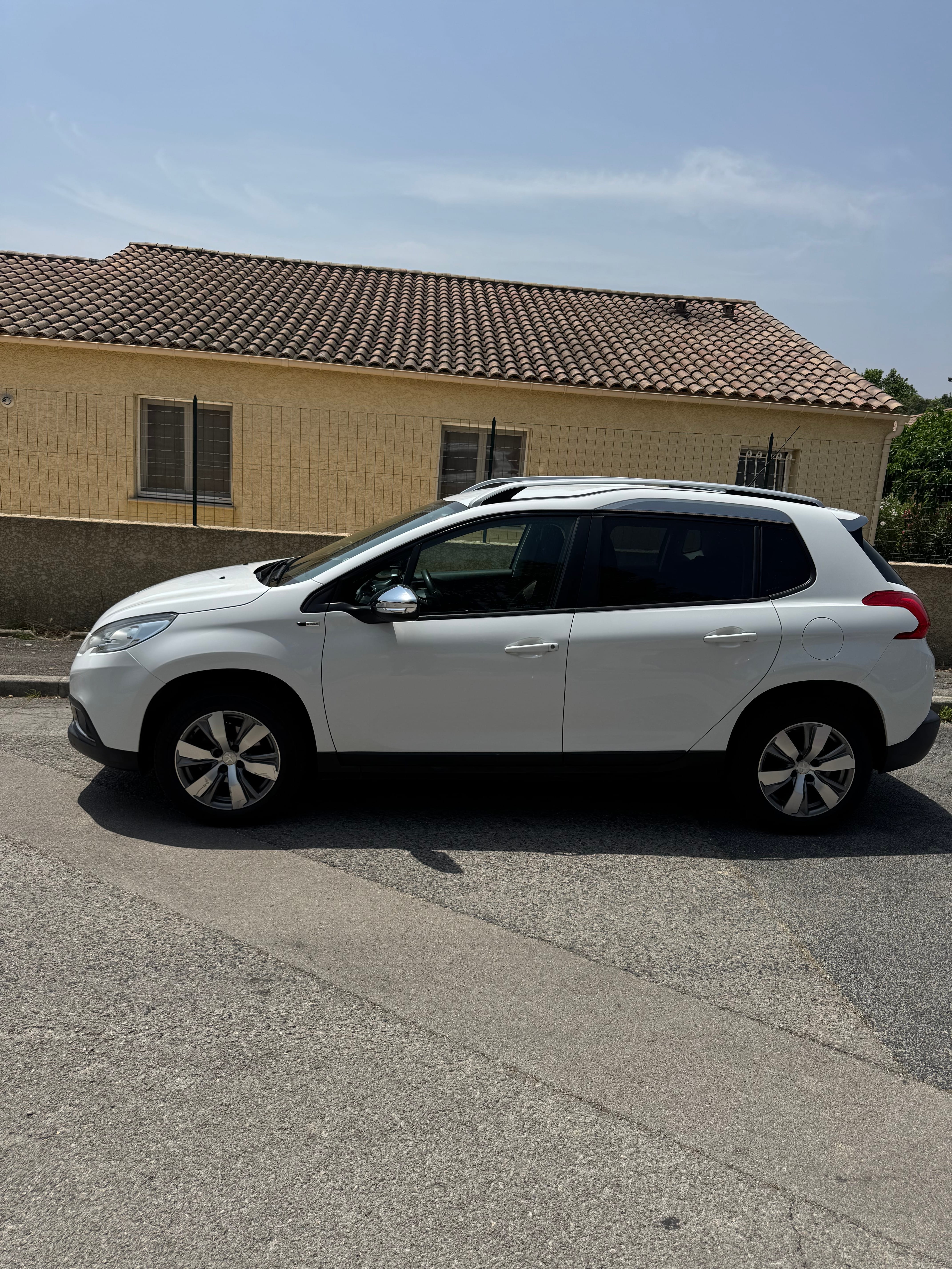 Peugeot 2008 with Air conditioning