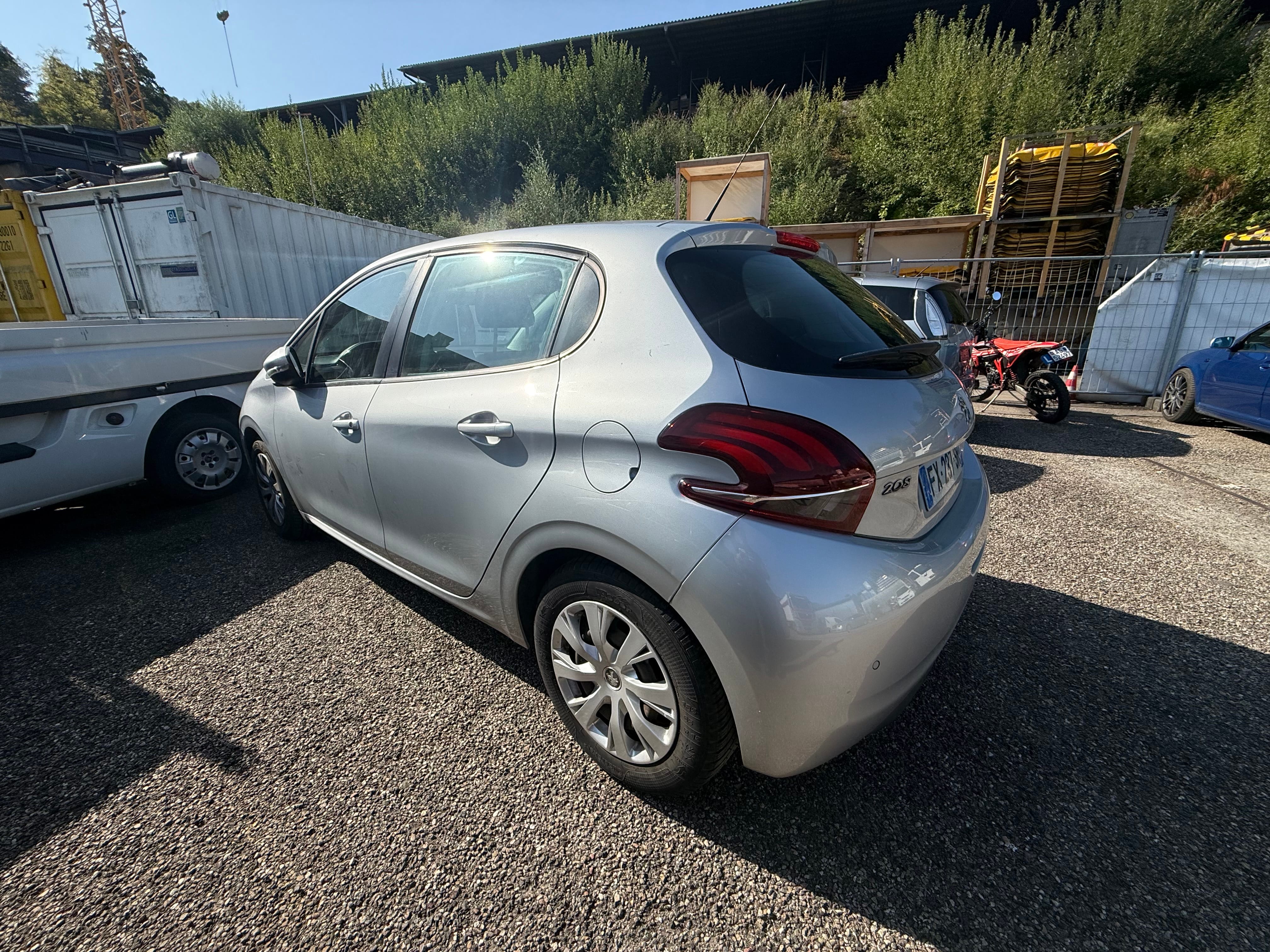 Peugeot 208 avec GPS