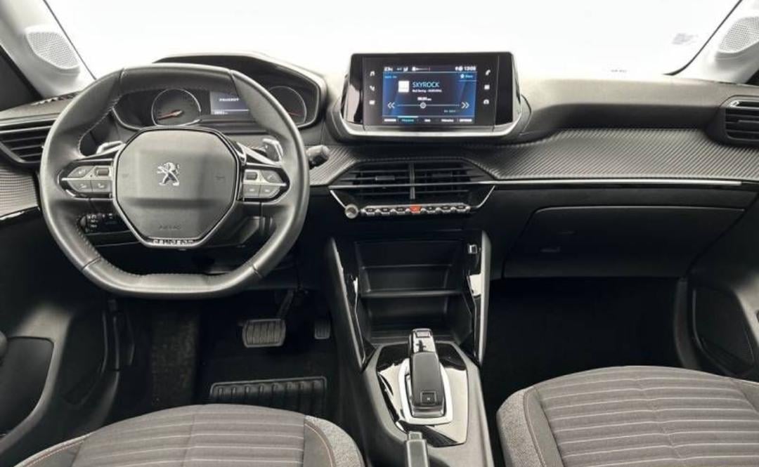 Peugeot 208 avec GPS