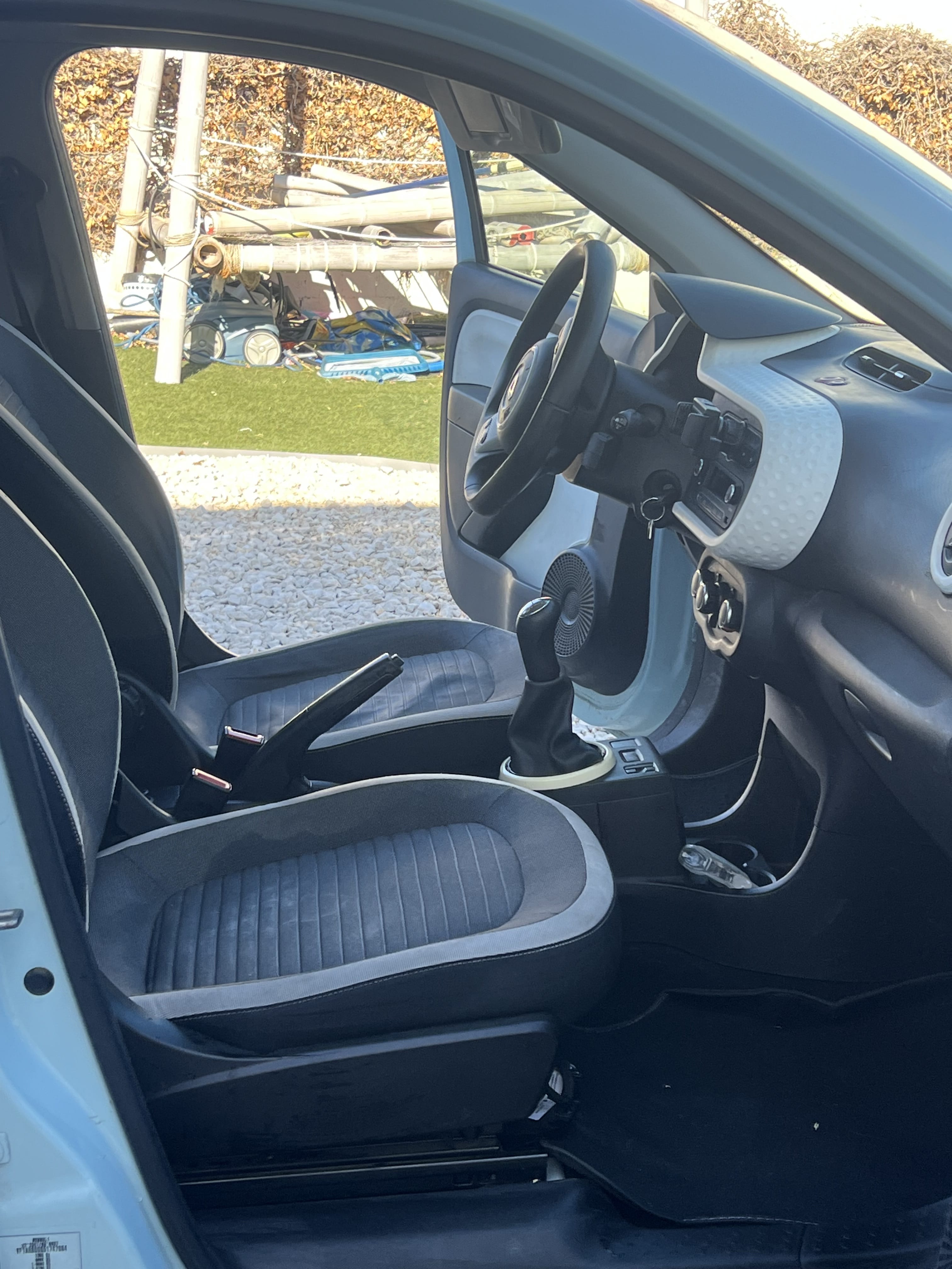 Renault Twingo III met Autostoel baby