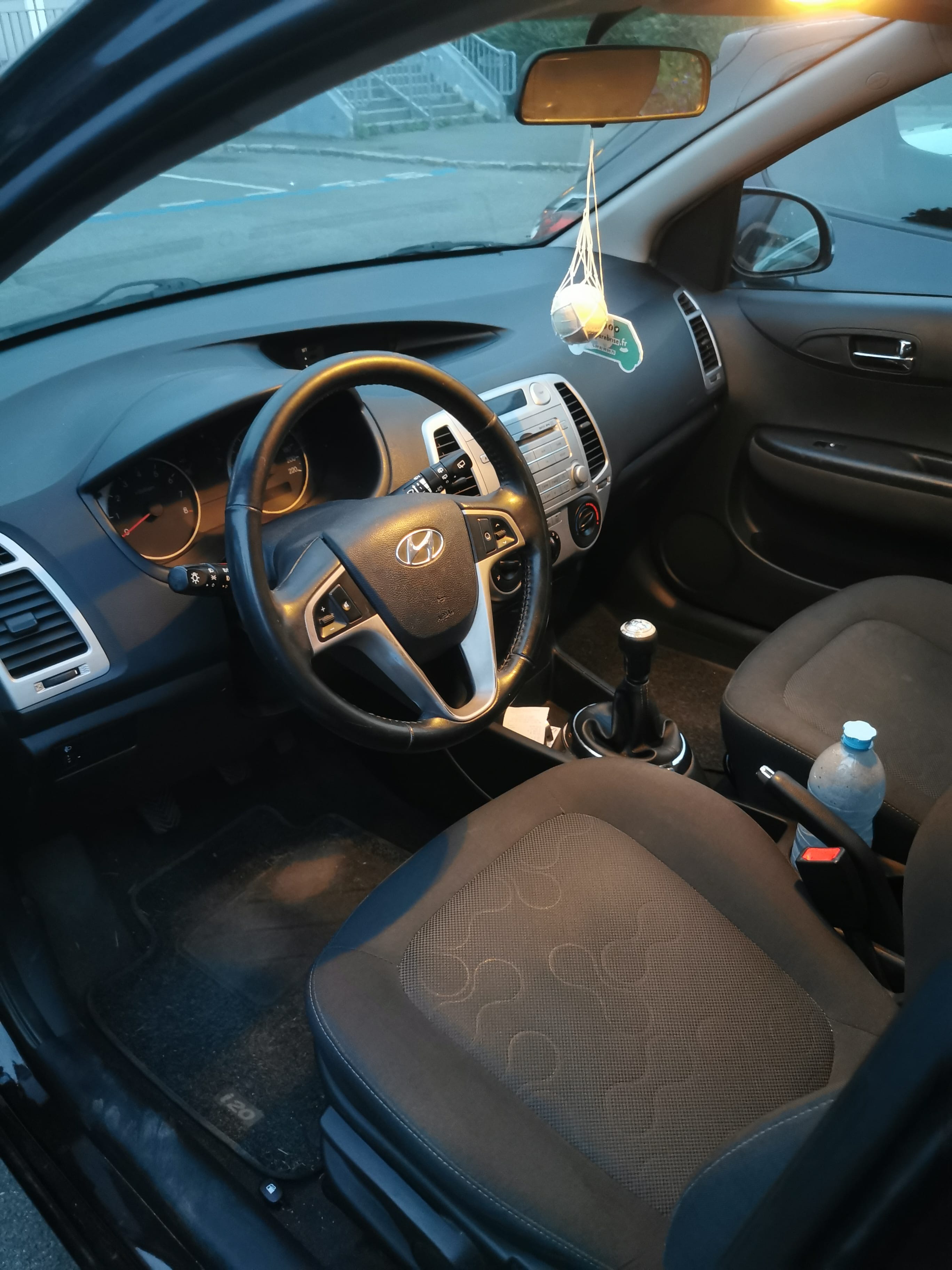 Hyundai i20 avec Autoradio
