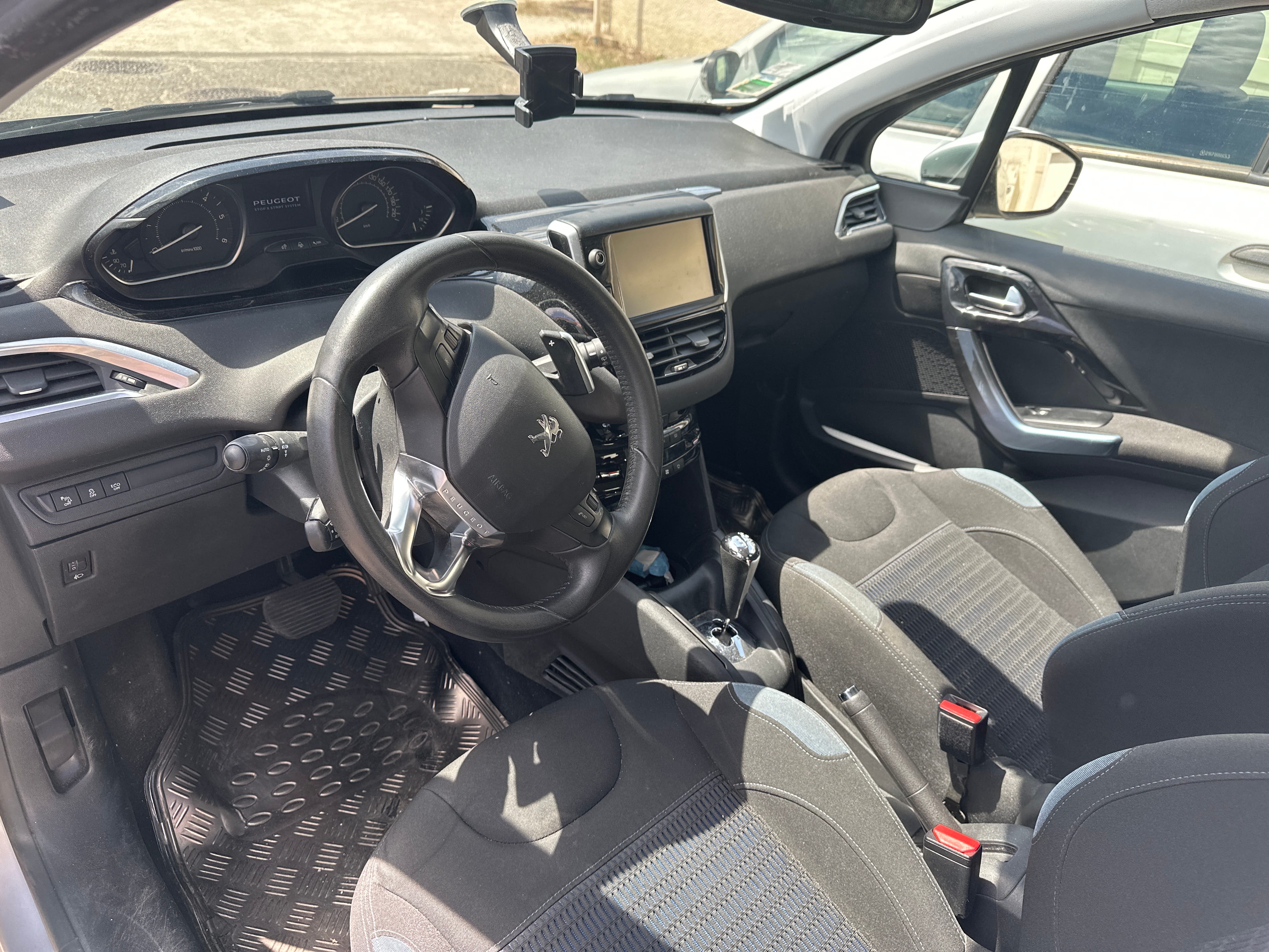 Peugeot 208 avec Régulateur de vitesse