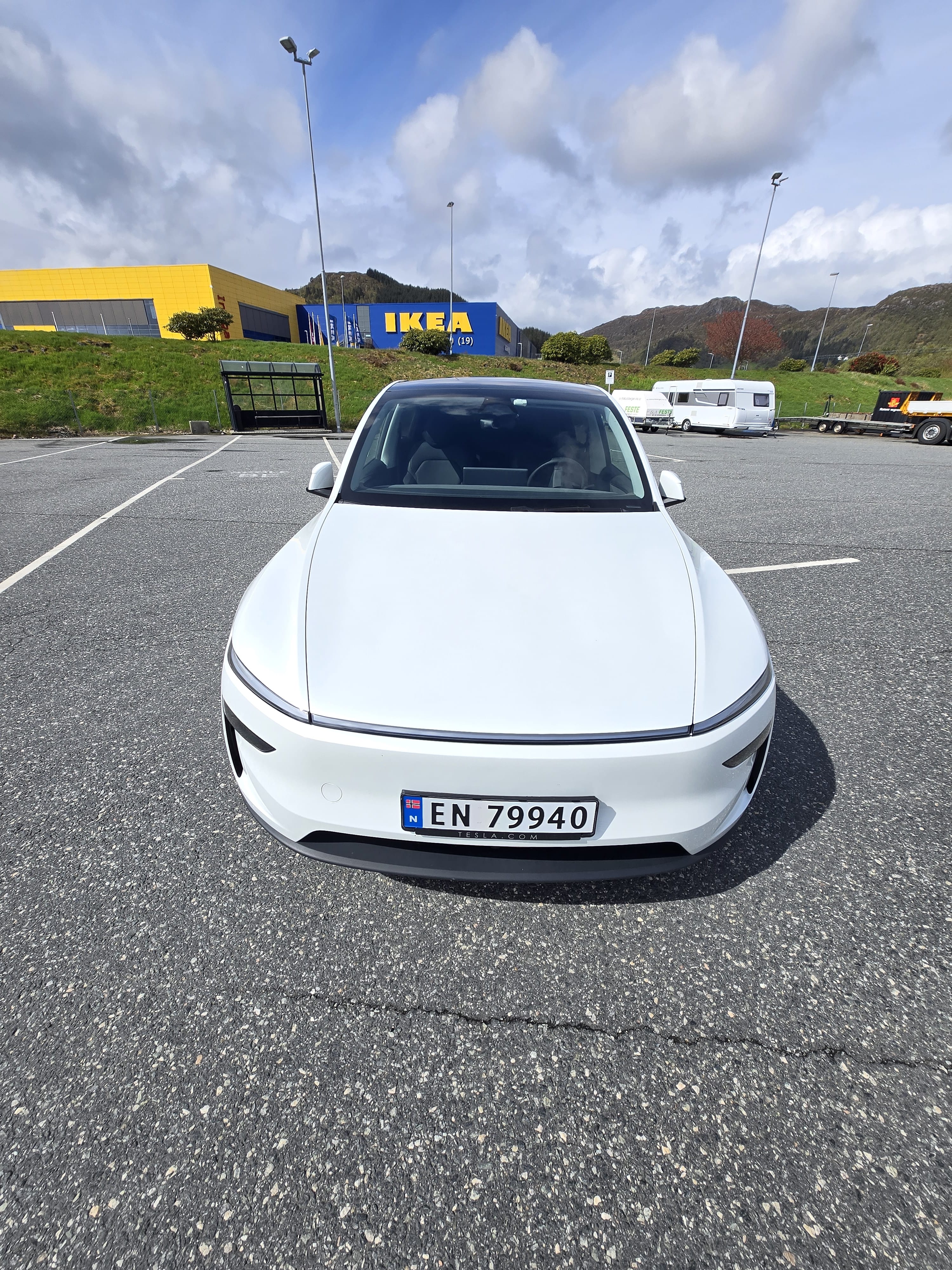 Tesla Model Y med Firehjulstrekk