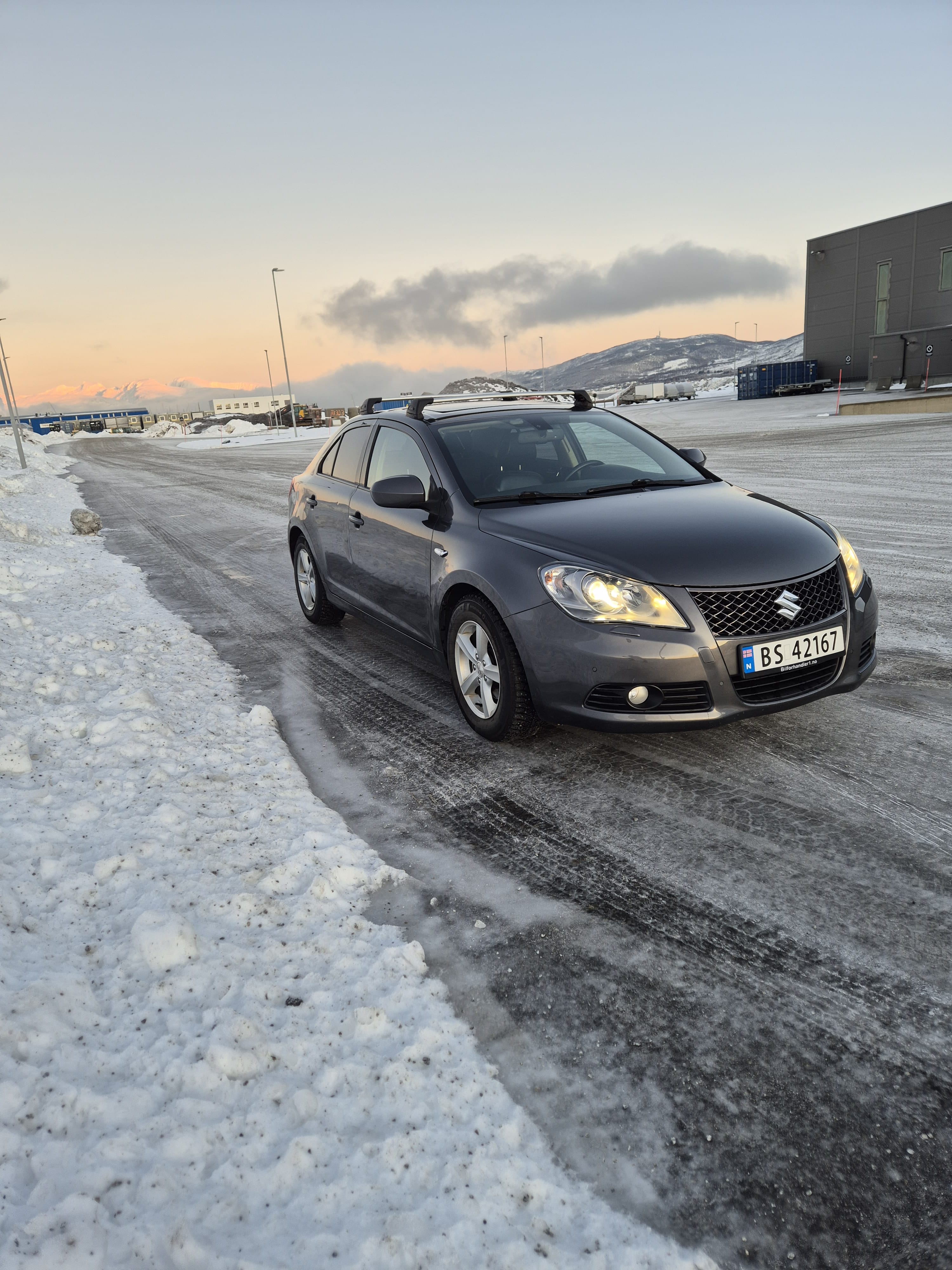 Suzuki Kizashi 2,4 4wd mit Audio-/iPod-Zugang