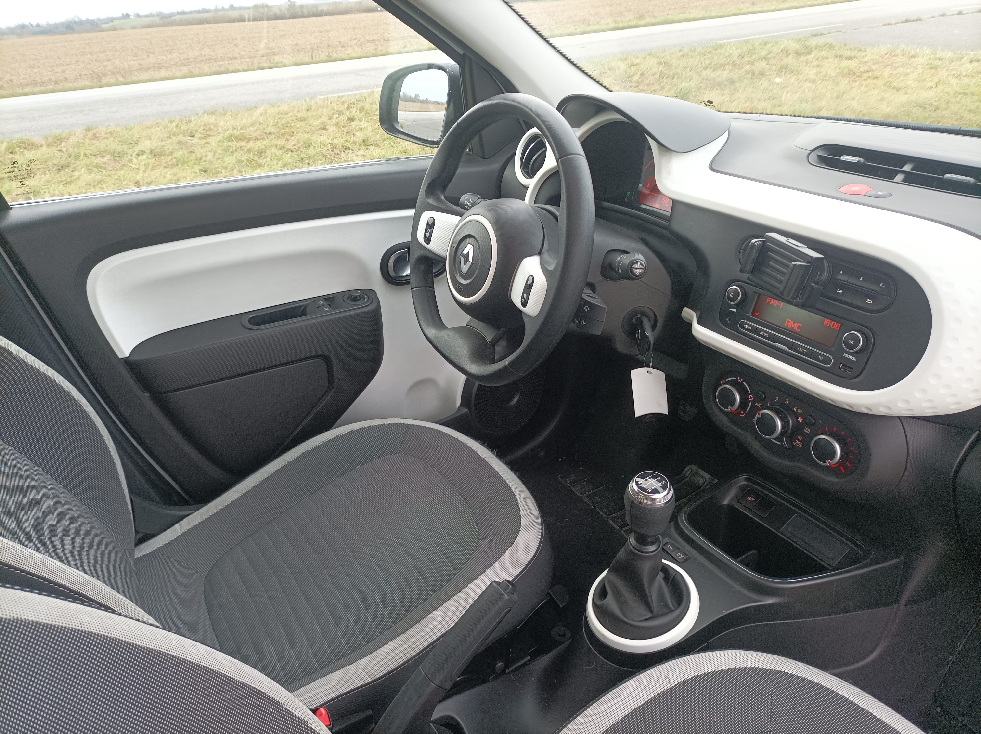 Renault Twingo III avec Entrée audio / iPod