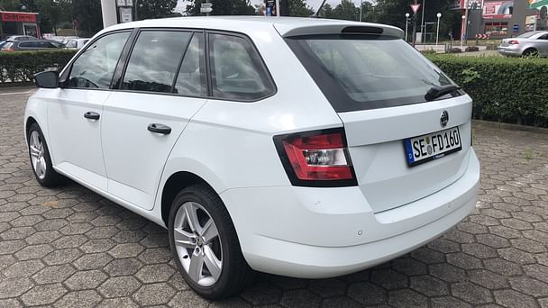 Skoda Fabia Kombi 160 mit Winterreifen