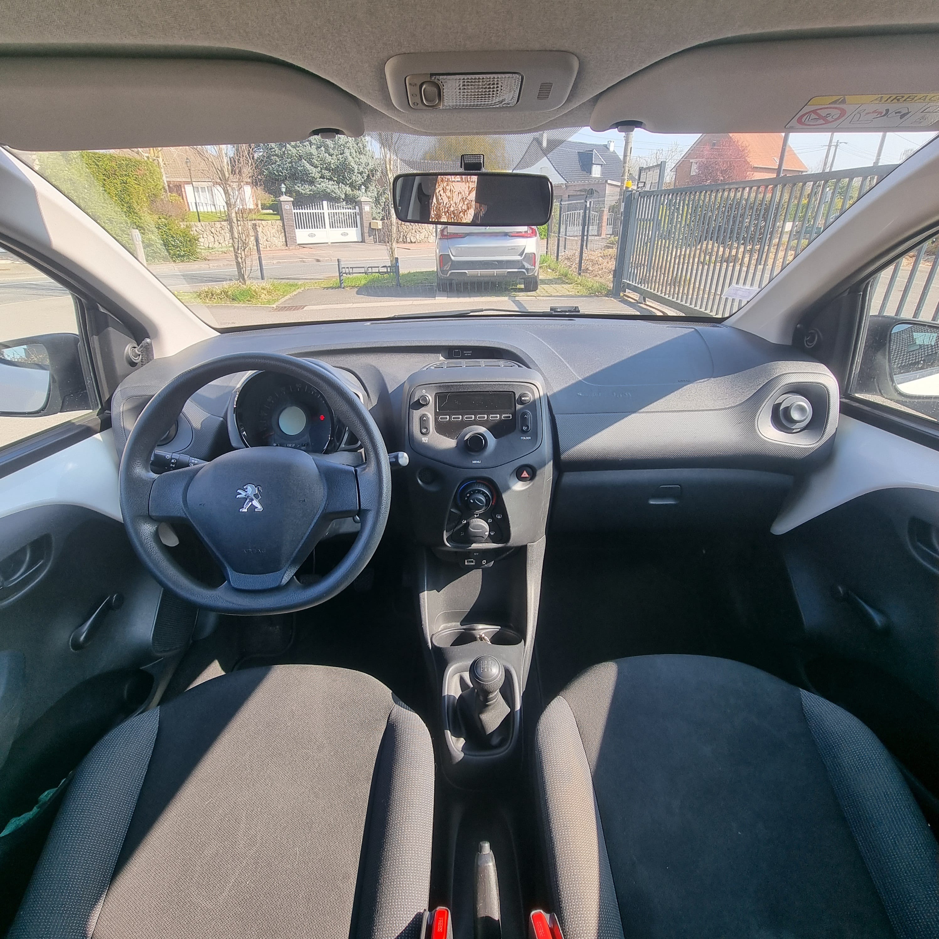 Peugeot 108 avec Autoradio