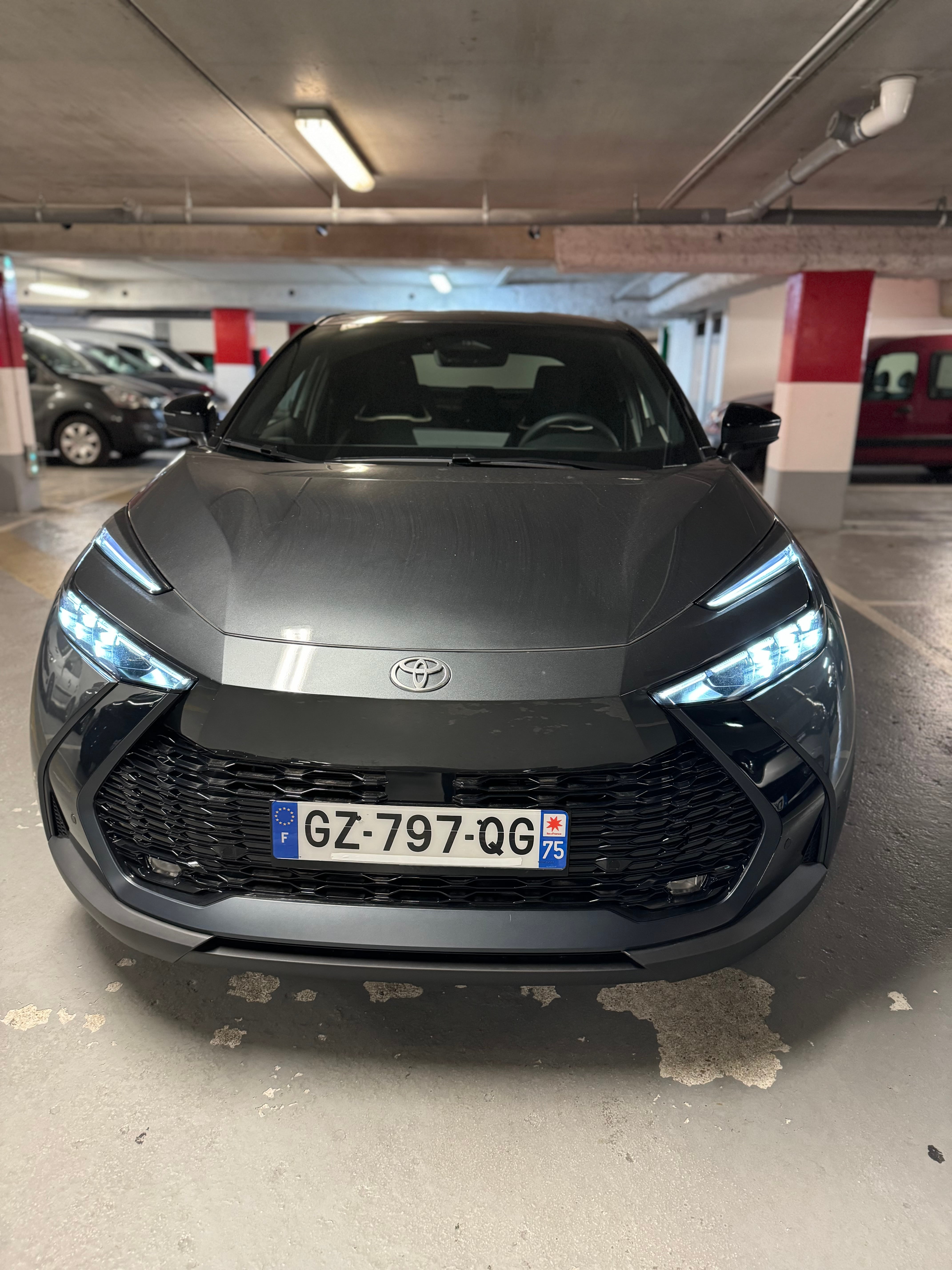Toyota C-HR Hybrid, 2024, Essence 95 / Électrique (hybride), automatique