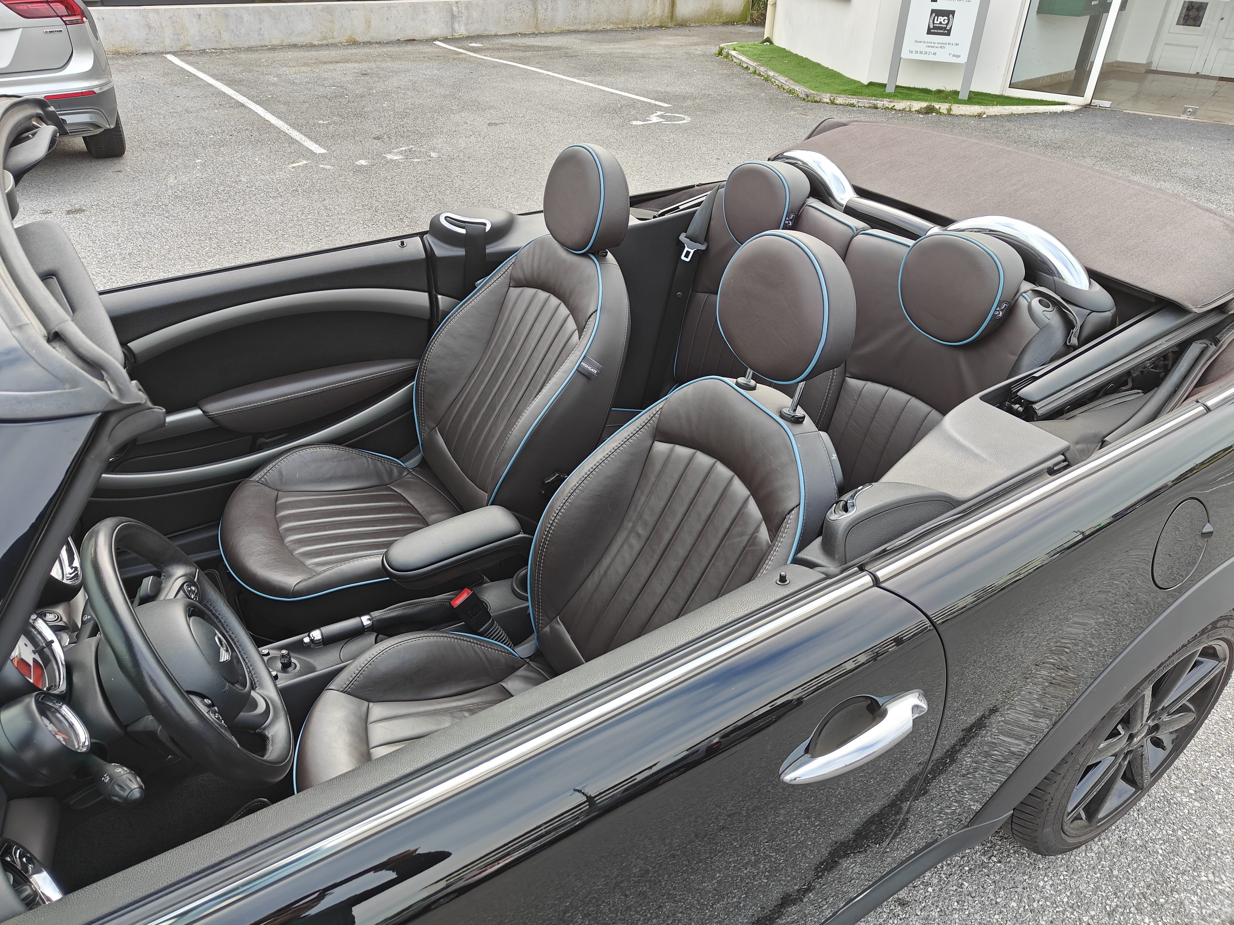 Mini Cooper Convertible R57 with USB charging ports