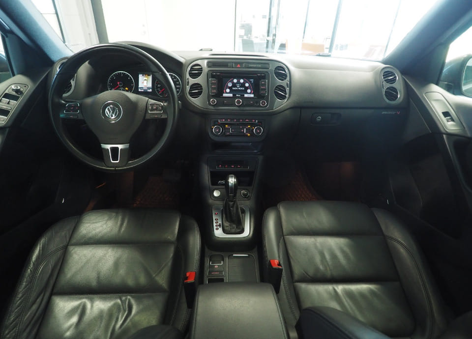 Volkswagen Tiguan SE R-Line Black 4MOTION med Cruisekontroll