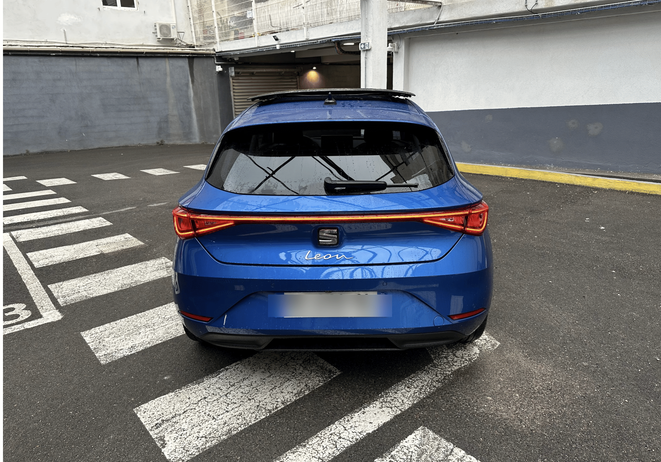 Seat Leon NEUVE BOÎTE AUTO ET TOIT PANO con Audio Bluetooth
