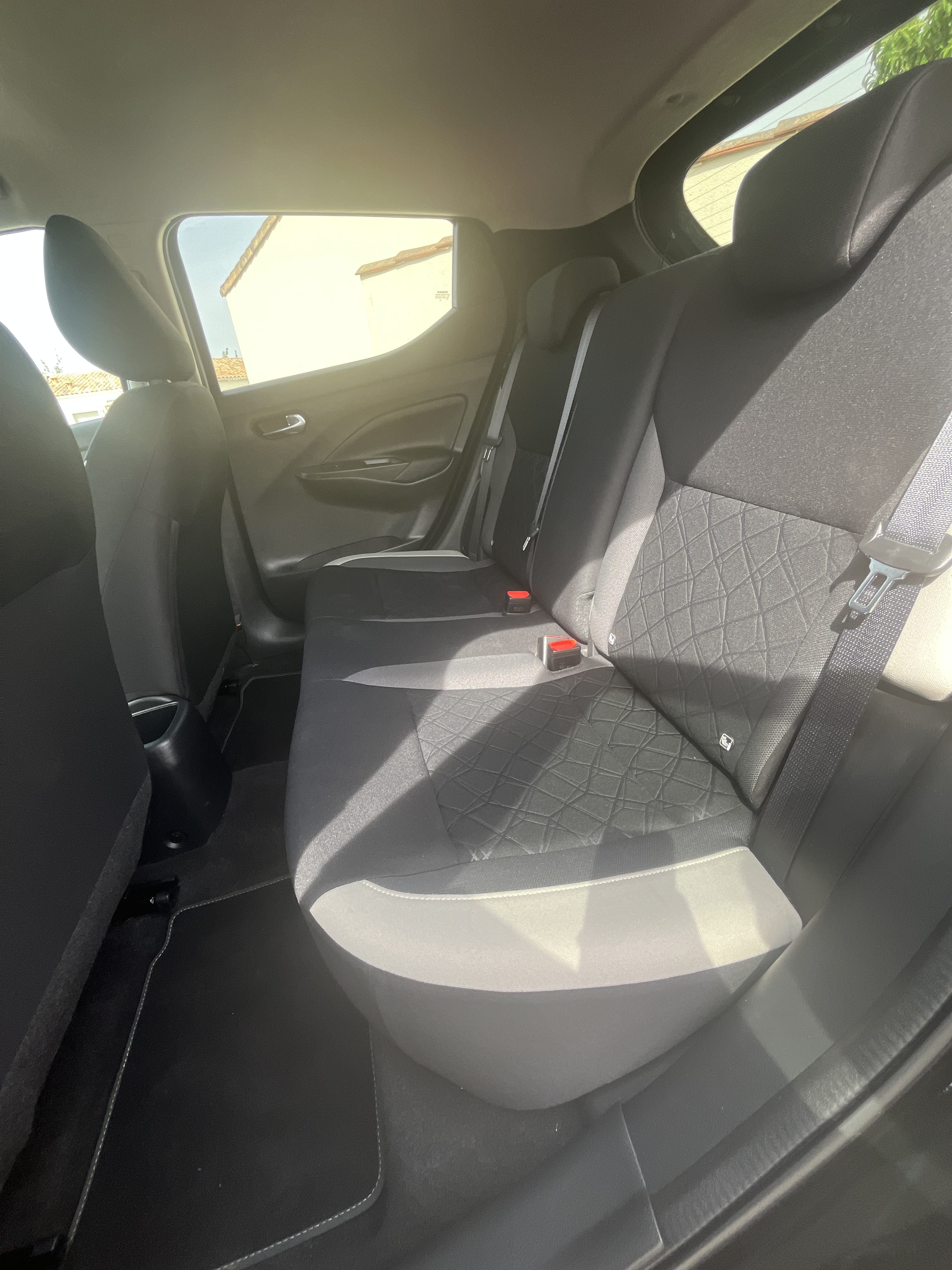 Nissan Micra avec Siège bébé