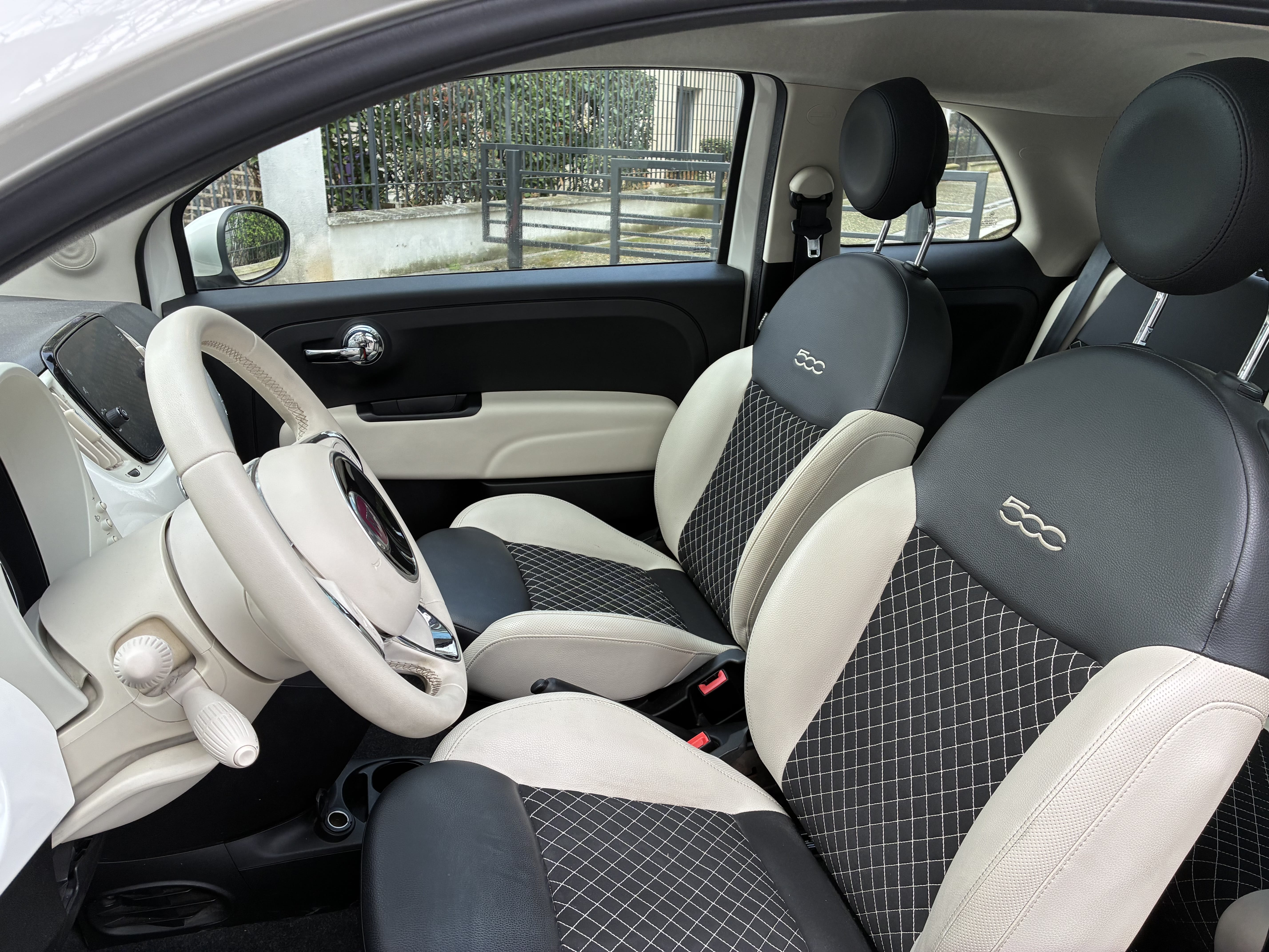 Fiat 500 1.0 HYBRIDE avec Audio Bluetooth