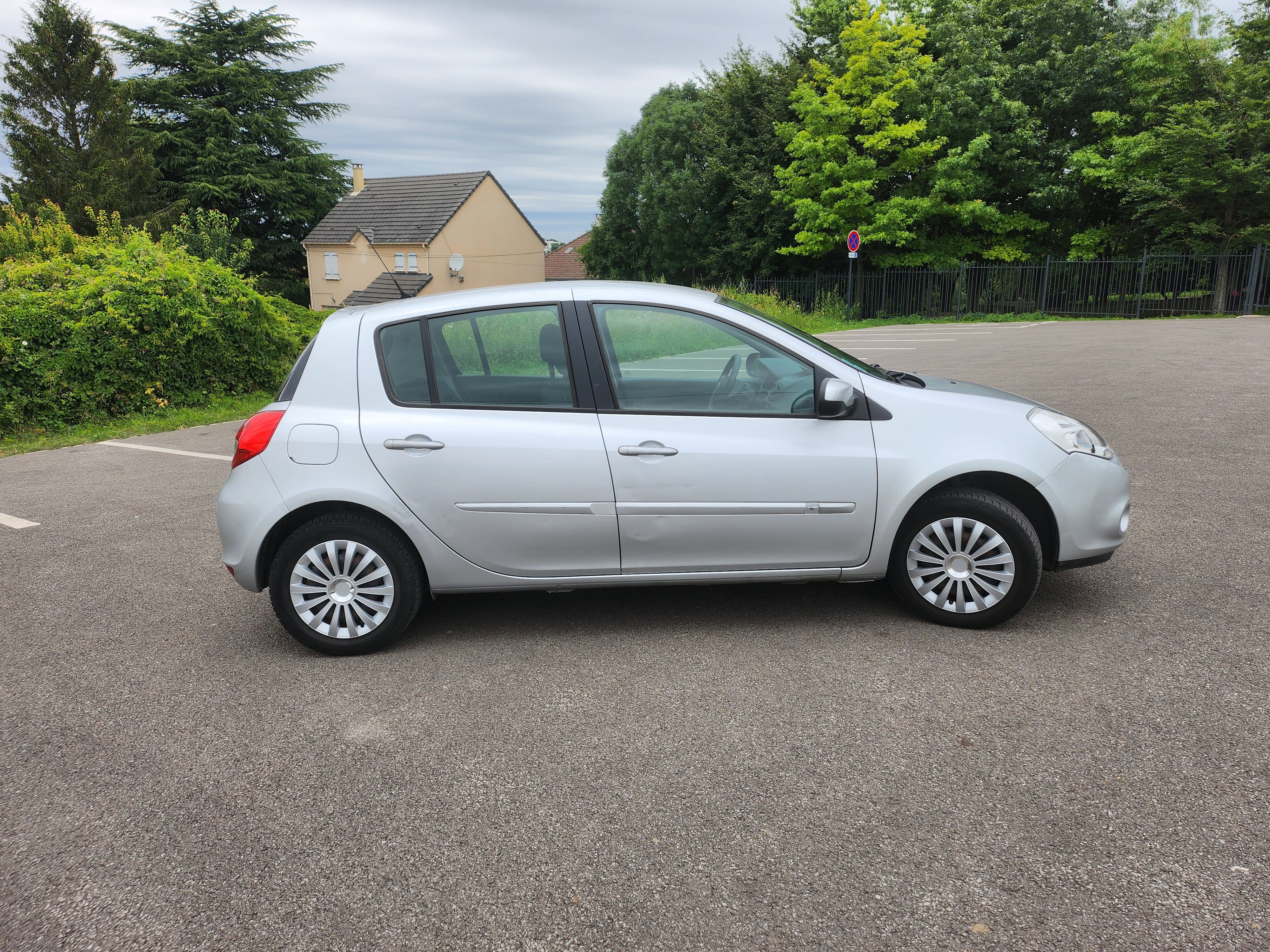 Renault Clio avec Climatisation