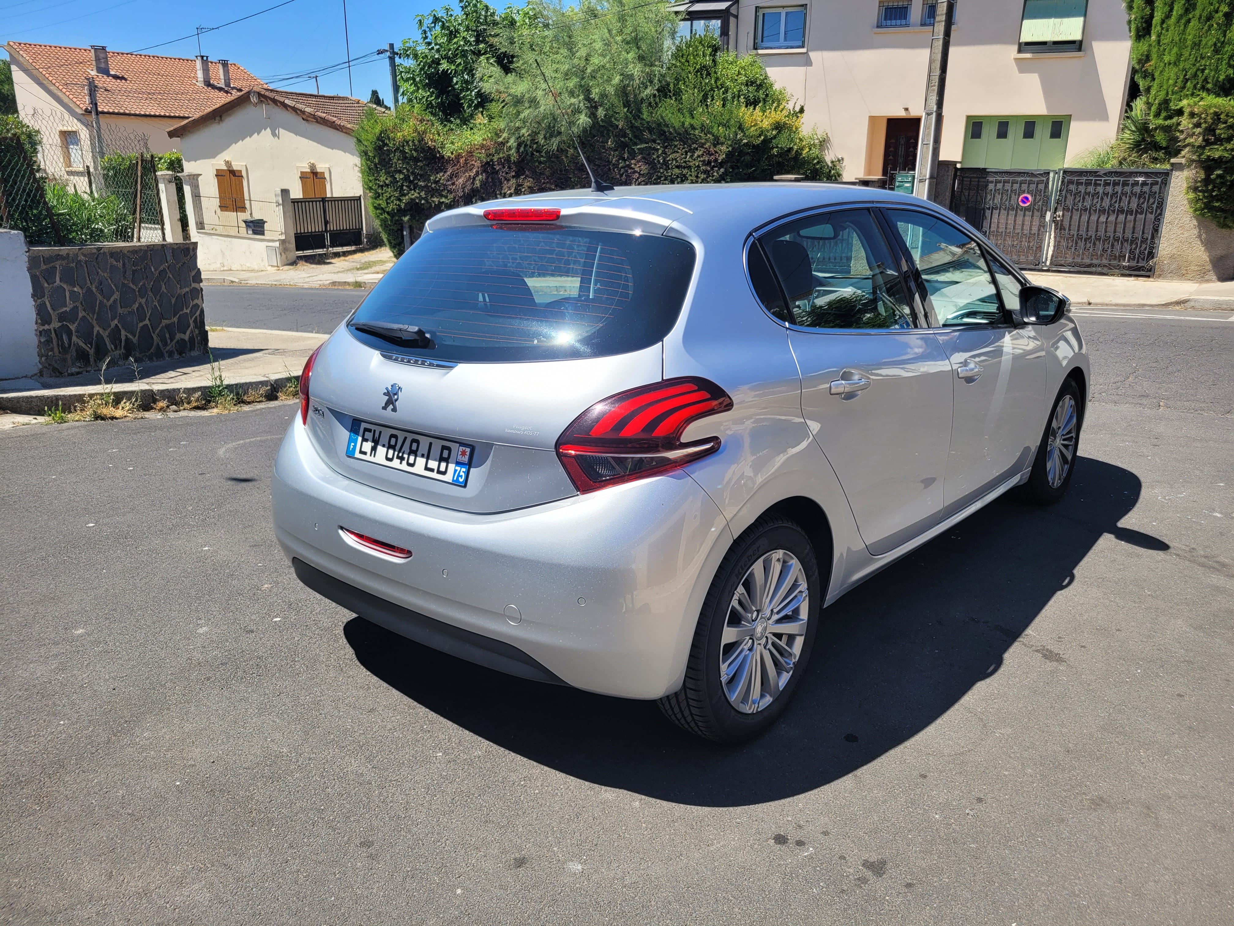 Peugeot 208 Allure