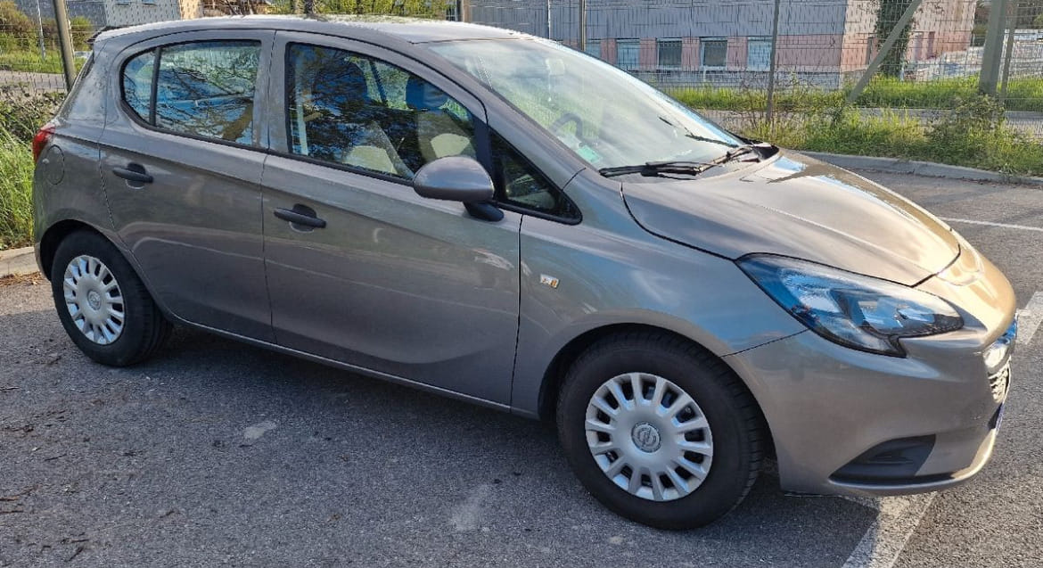 Opel Corsa 1.4 90ch avec GPS