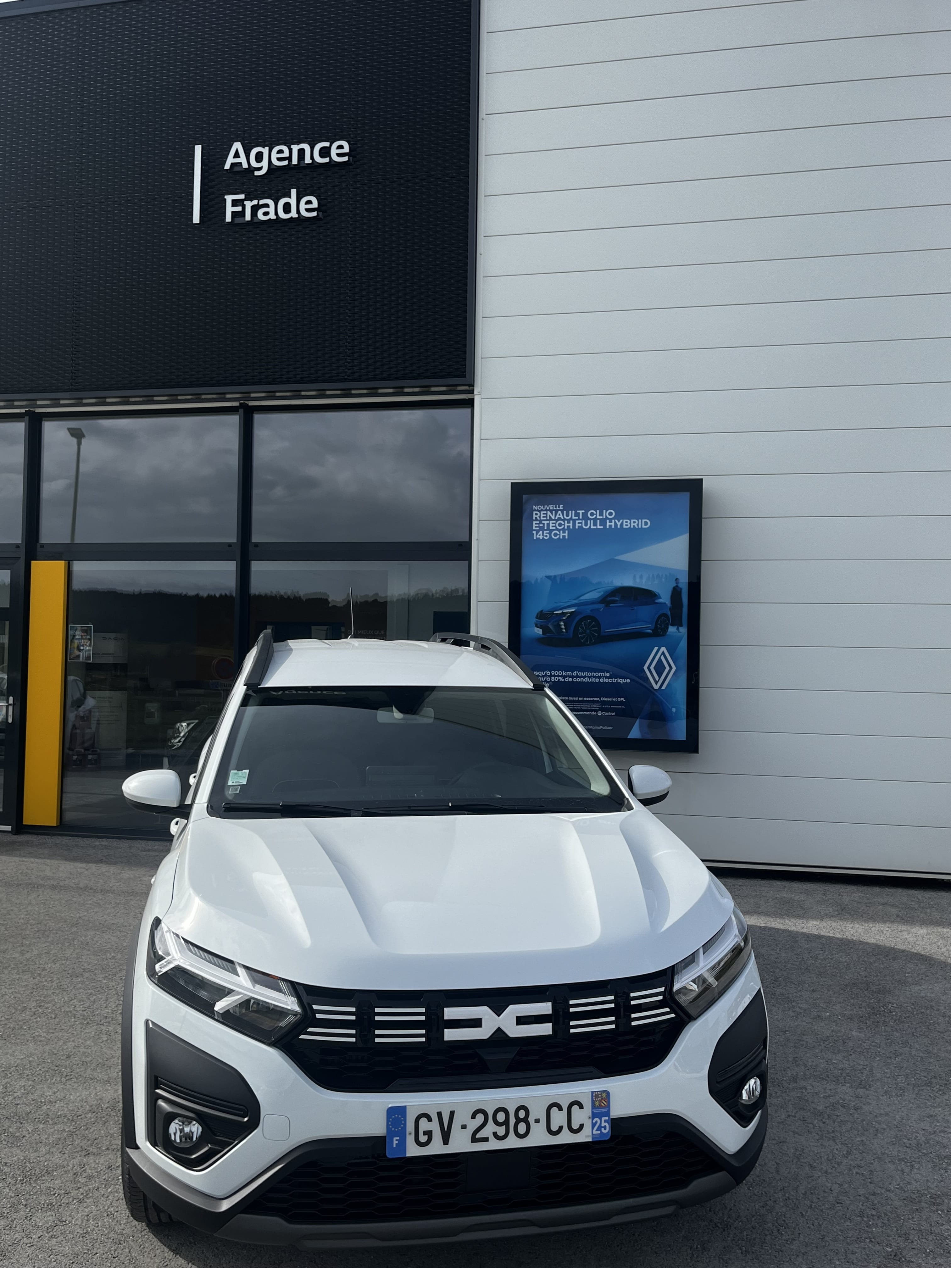 Dacia Jogger, 2024, Essence 95, 7 places