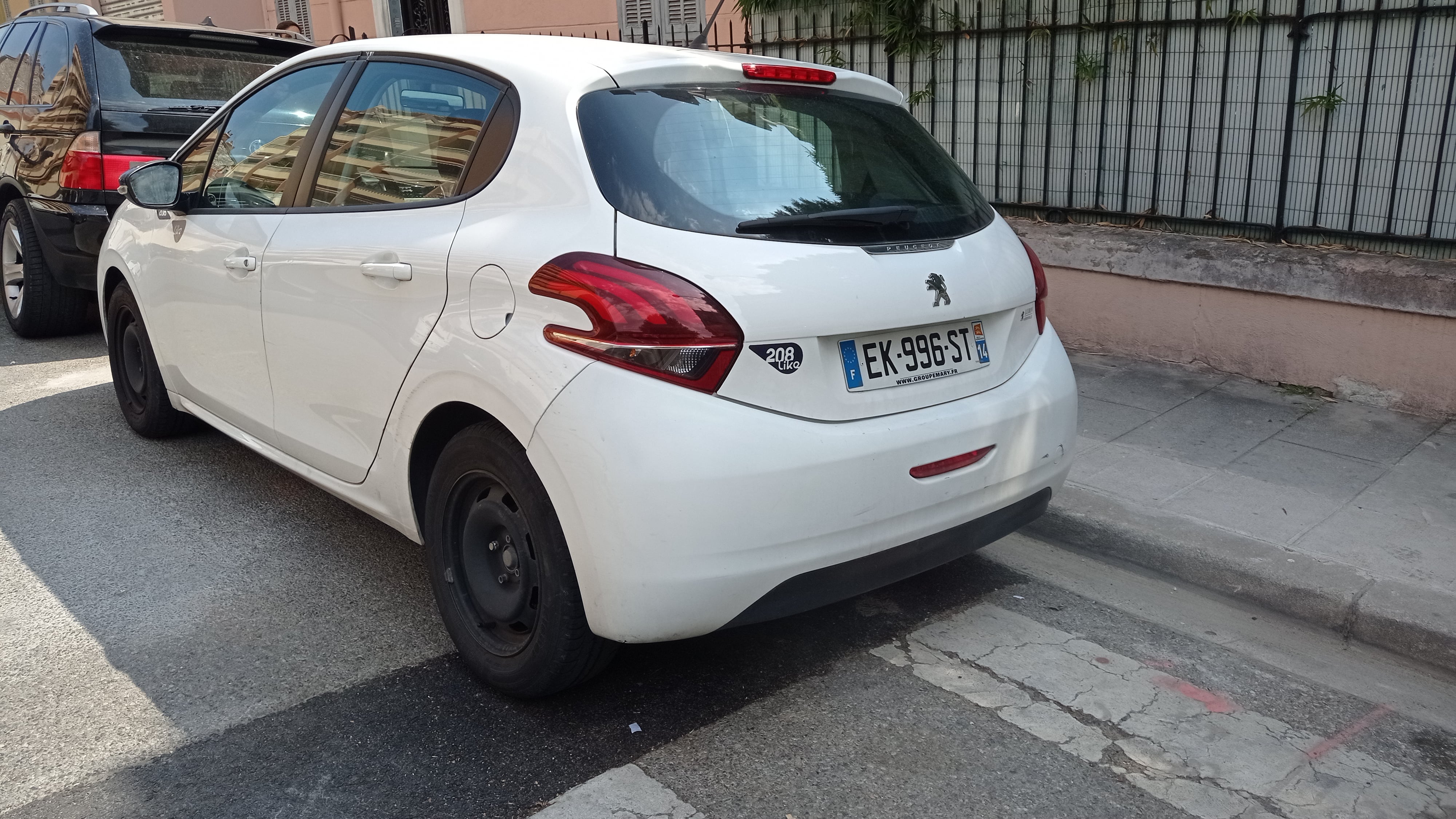 Peugeot 208 avec Siège bébé
