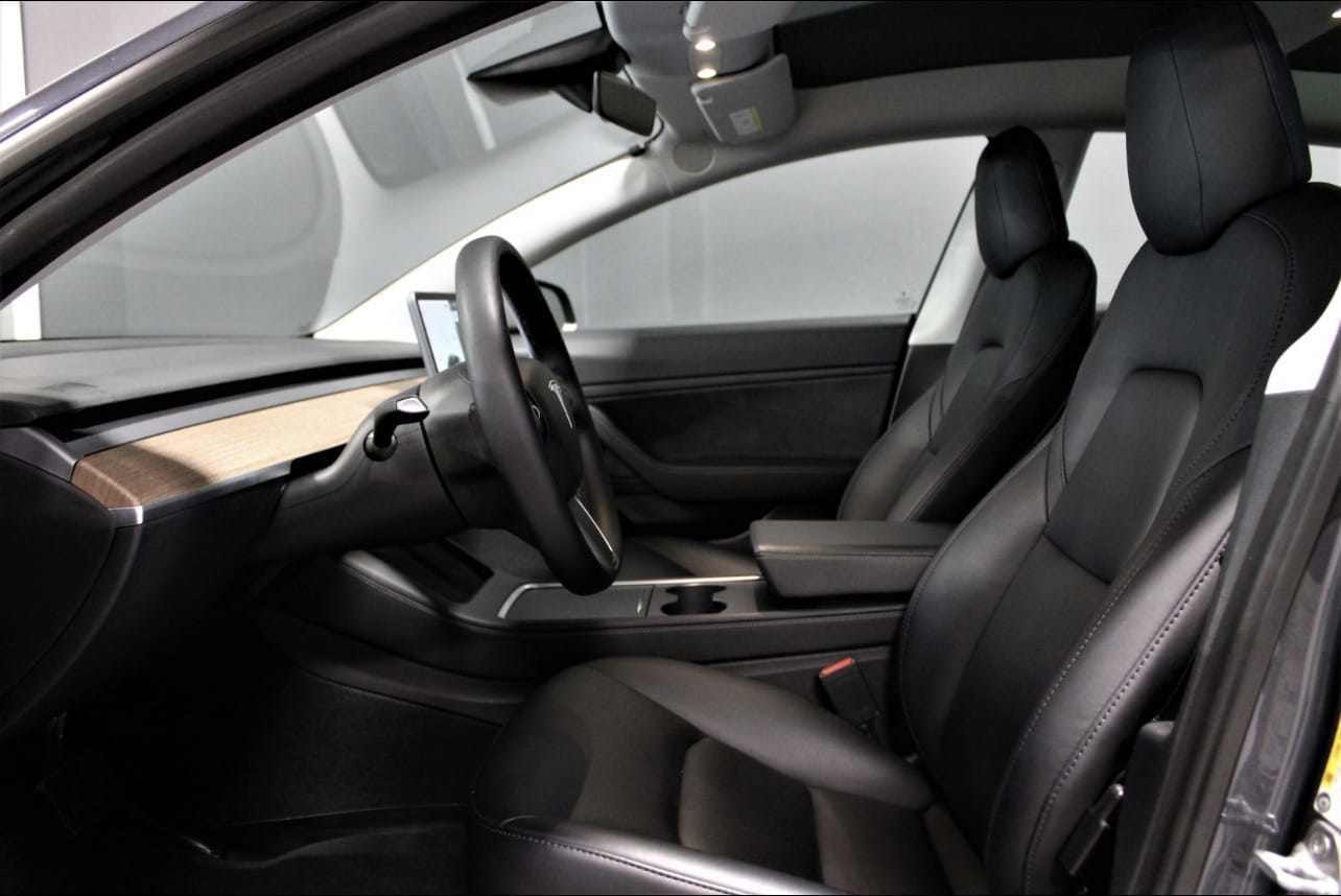 Tesla Model 3 580km 4x4 Barnesete|Tilhengerfeste with GPS