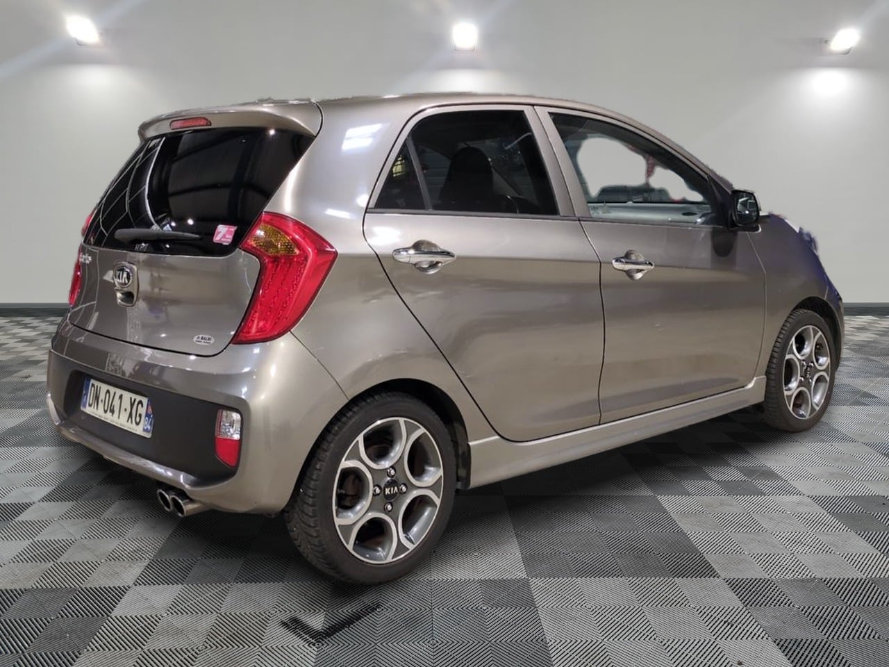 Kia Picanto avec Autoradio