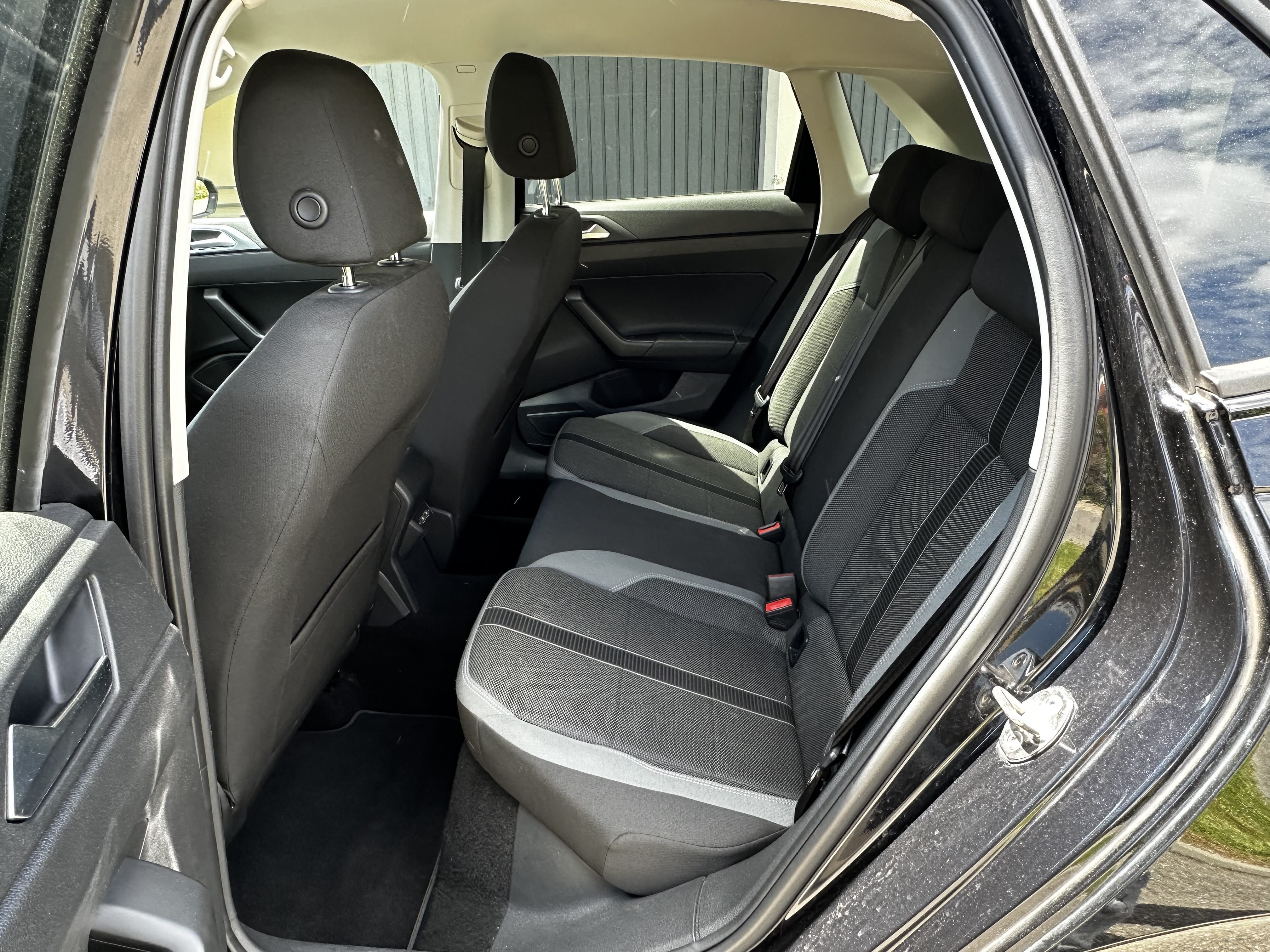 Volkswagen Polo R-Line DSG - Sportive, confortable et automatique ! avec Audio Bluetooth