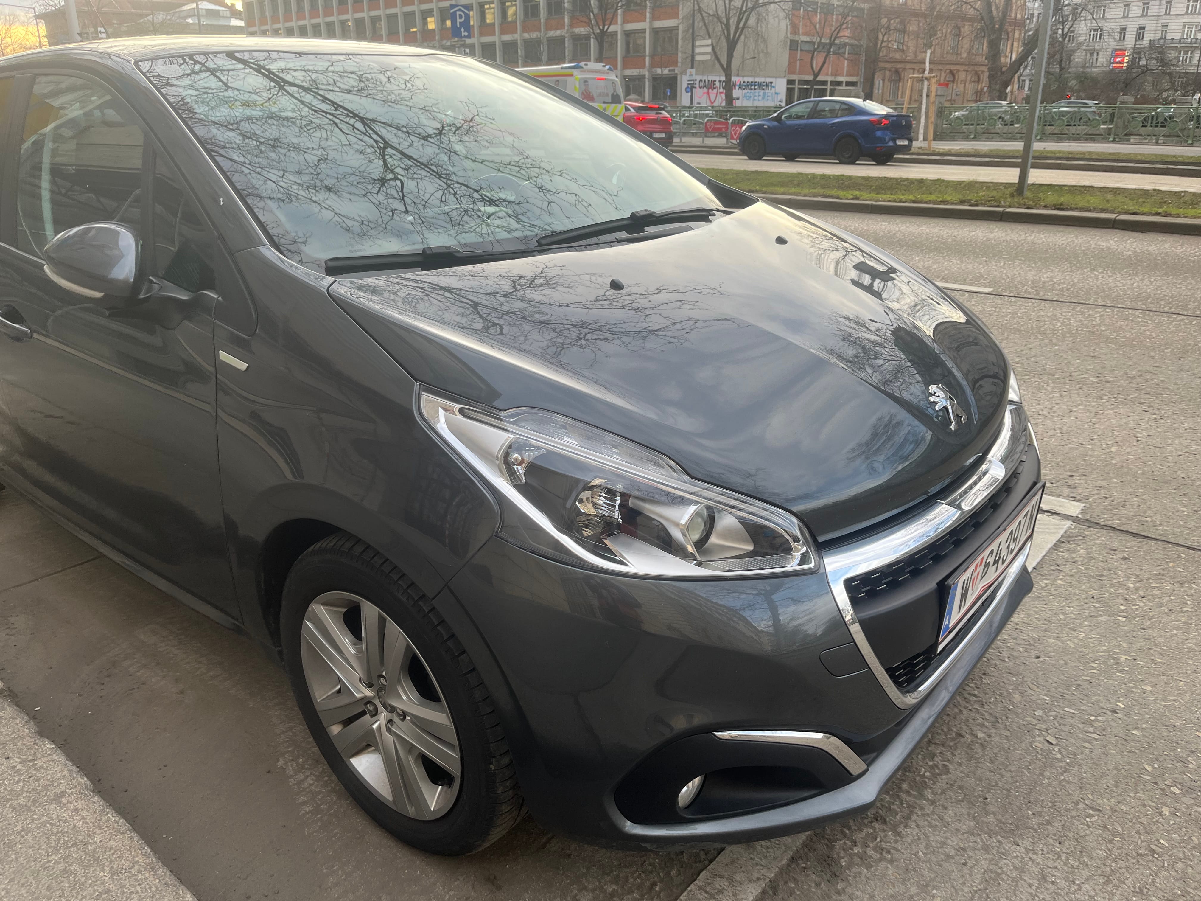 Peugeot 208, 2016, Super 95