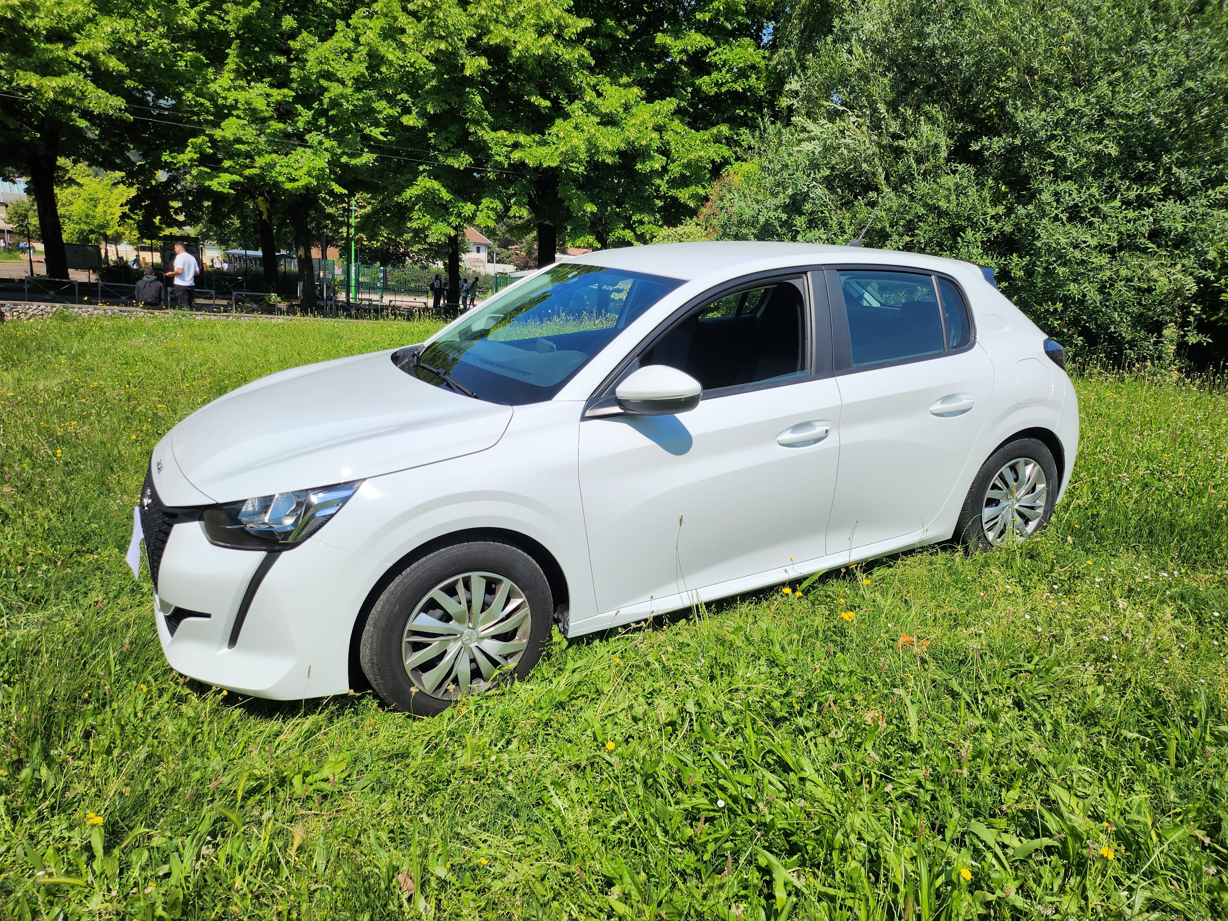 Peugeot 208, 2021, Diesel