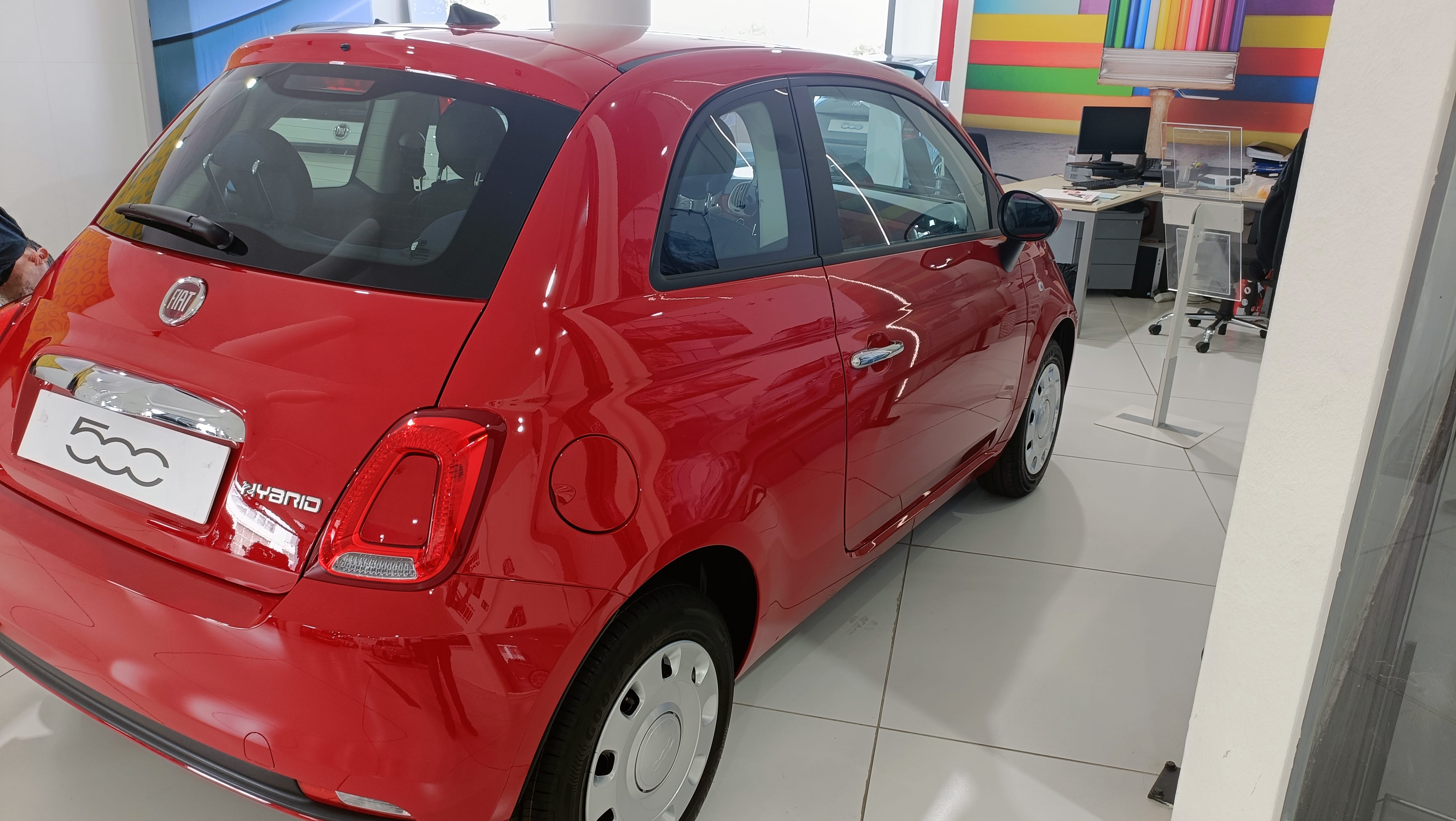 Fiat 500 HIBRYDO con GPS