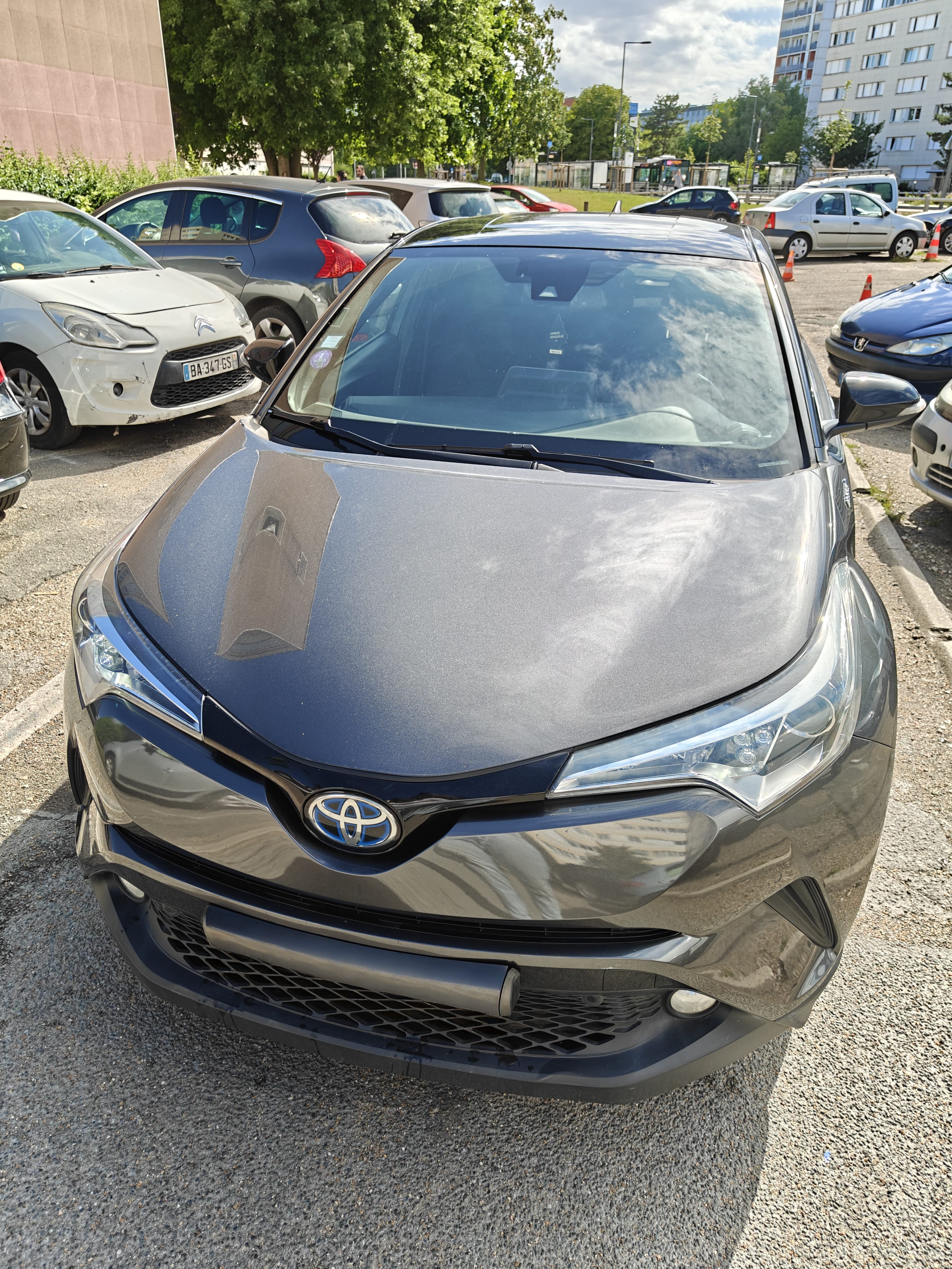 Toyota C-HR Hybrid, 2019, Essence 95 / Électrique (hybride), automatique