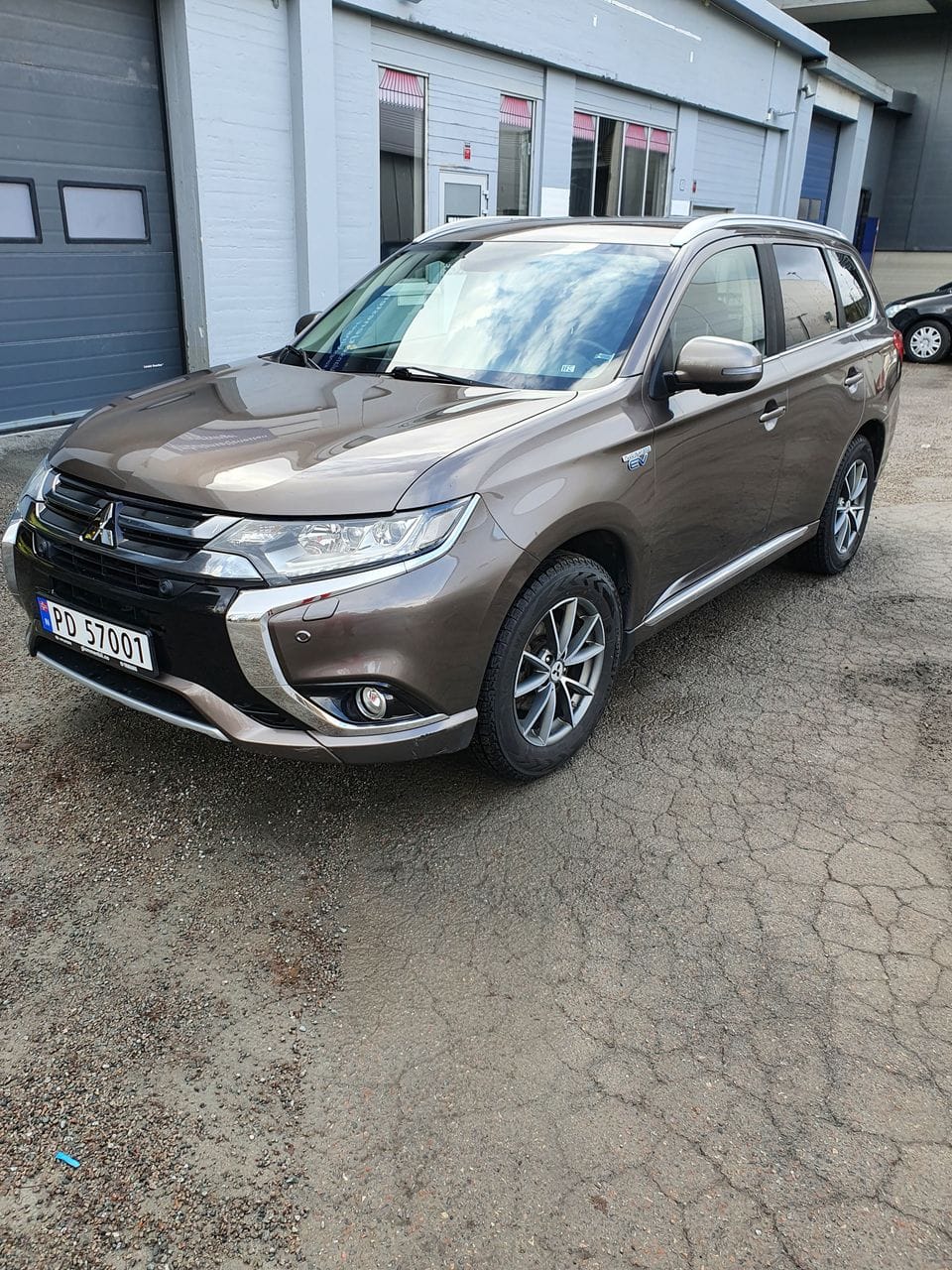 Mitsubishi Outlander PHEV SE, 2016, Blyfri 95 / Electric (hybrid), automatic