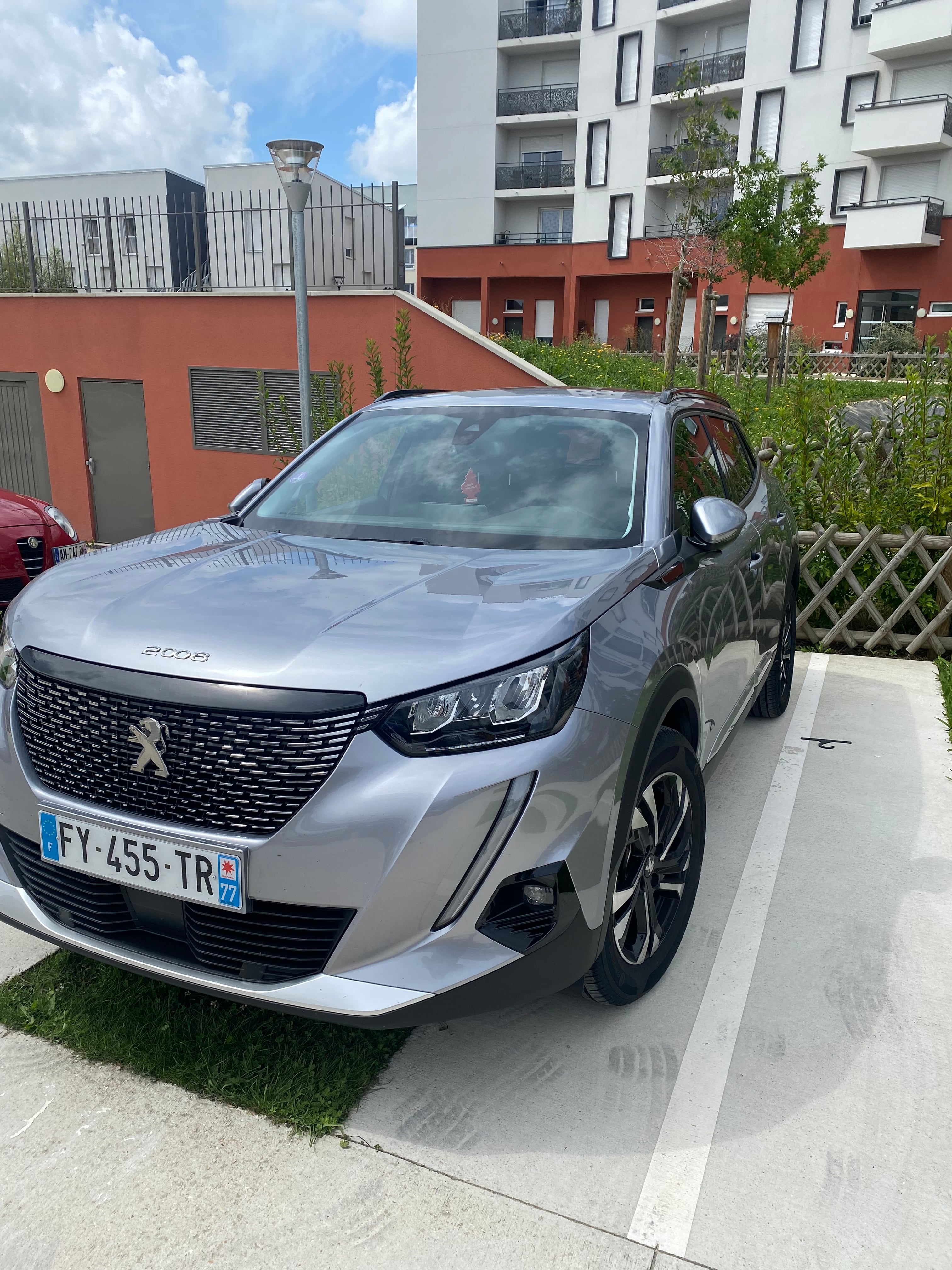 Peugeot 2008, 2021, Essence 95