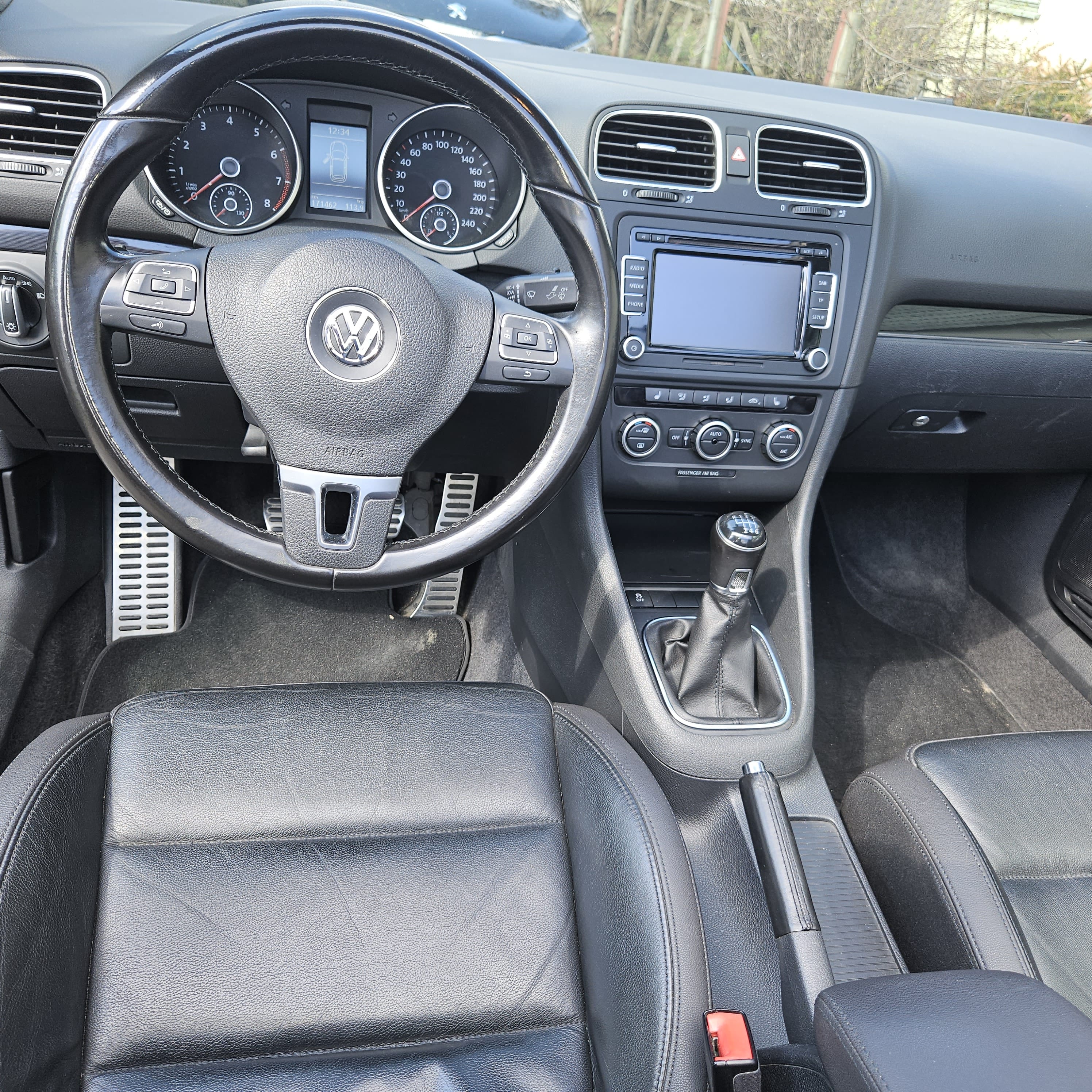Volkswagen Golf Convertible 1,4l 122hk with Bluetooth audio