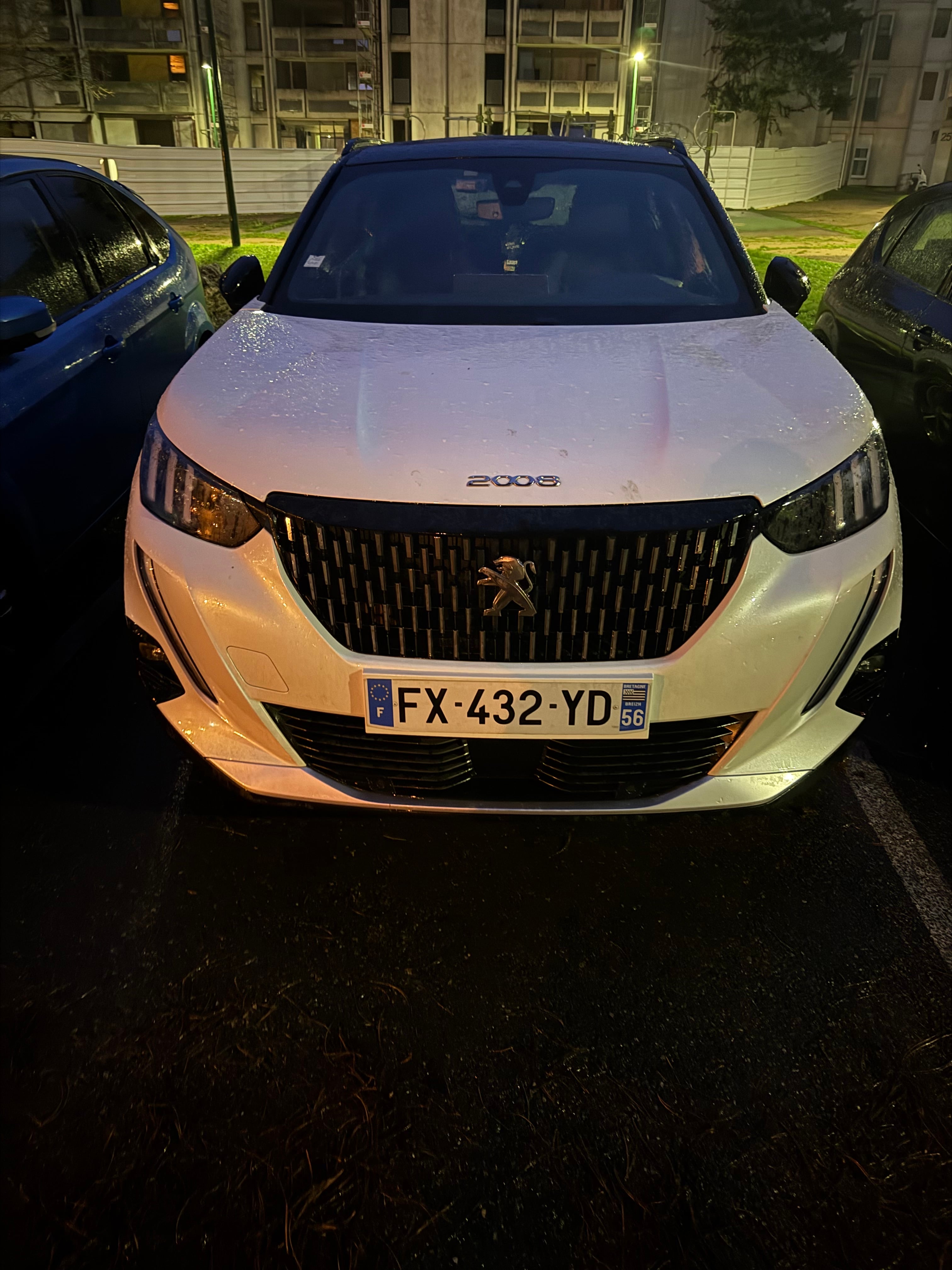 Peugeot 2008 avec GPS