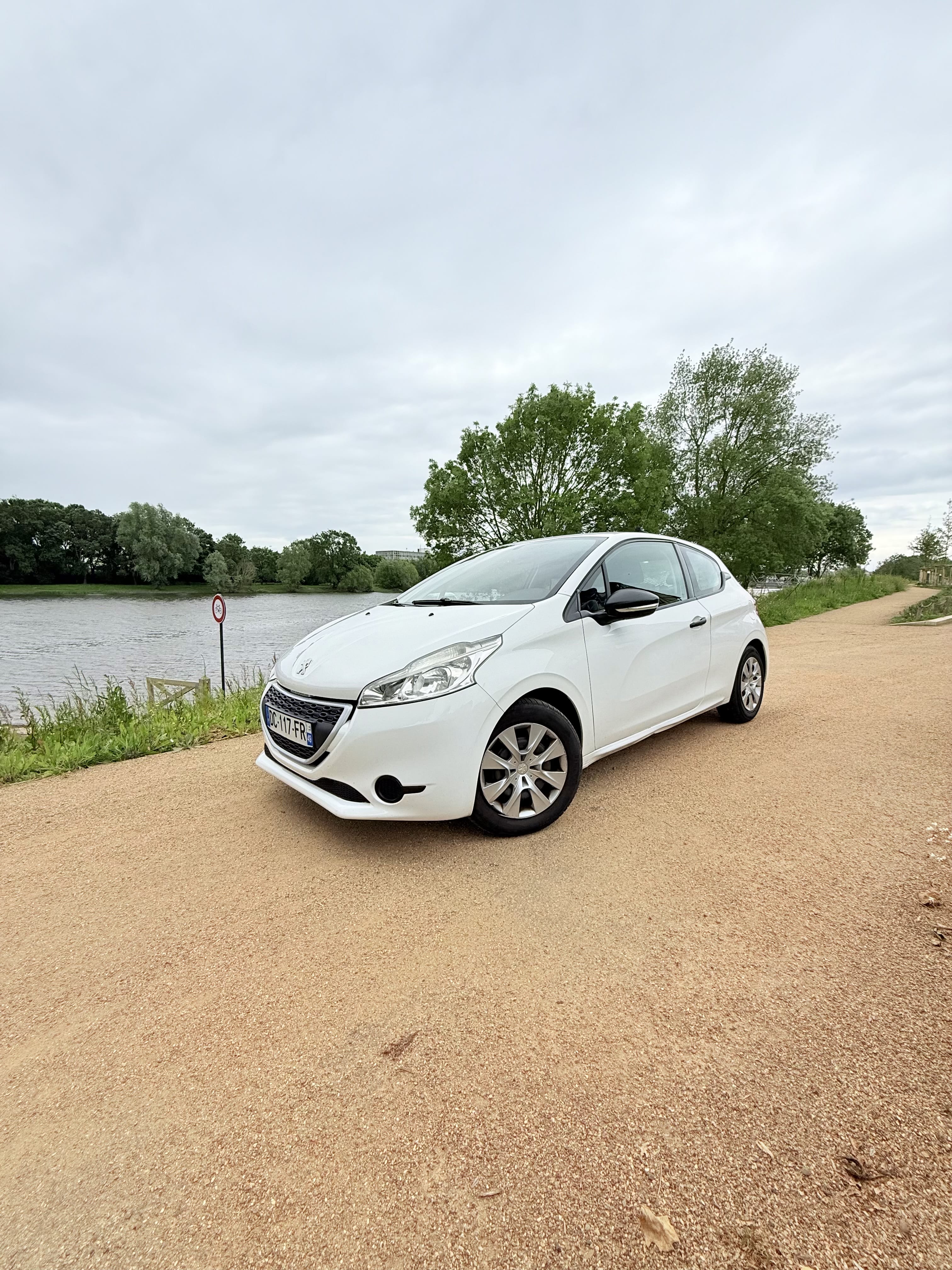 Peugeot 208, 2014, Essence 95