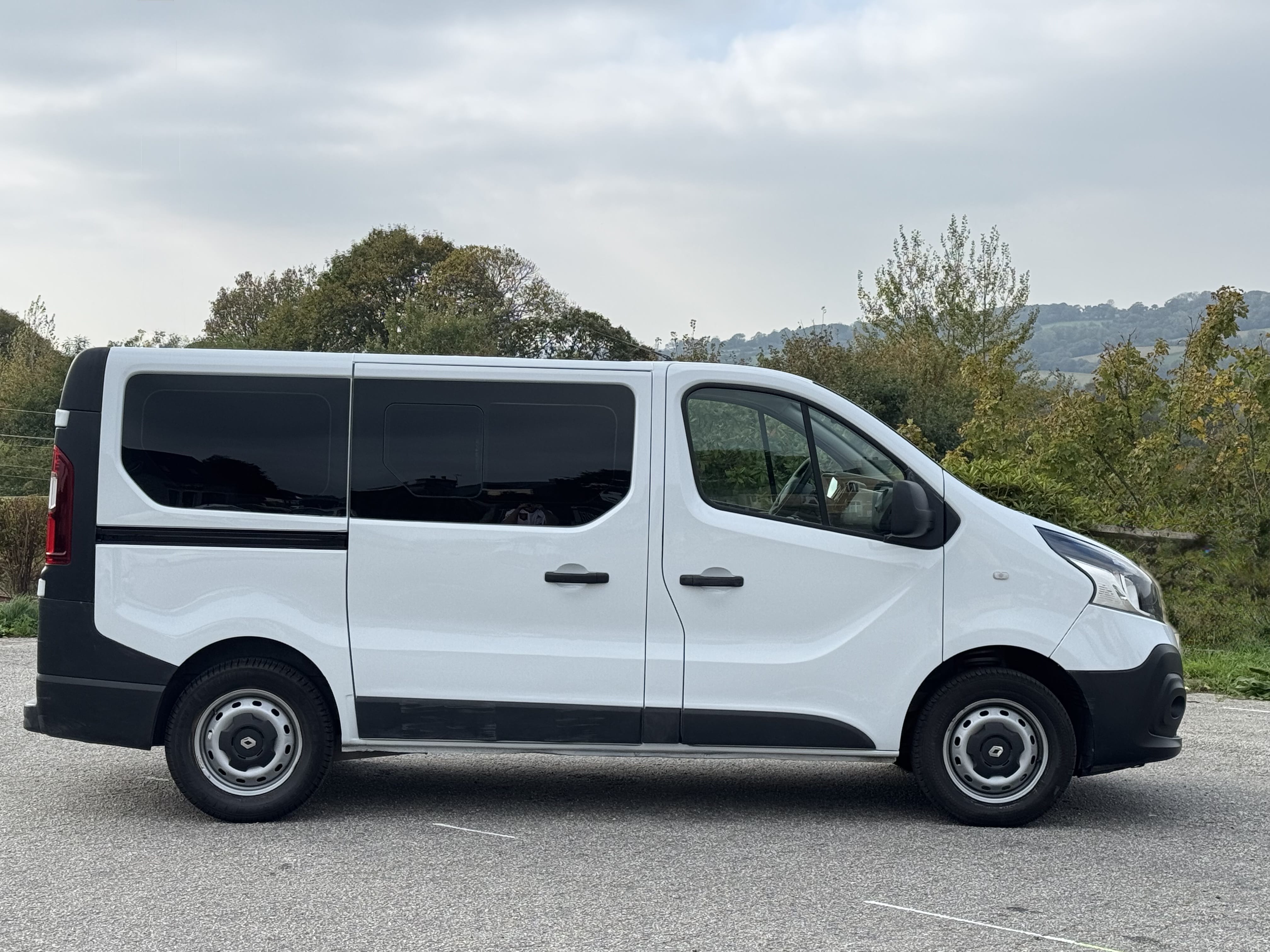 Renault Trafic Passenger Minibus 9 places avec Climatisation