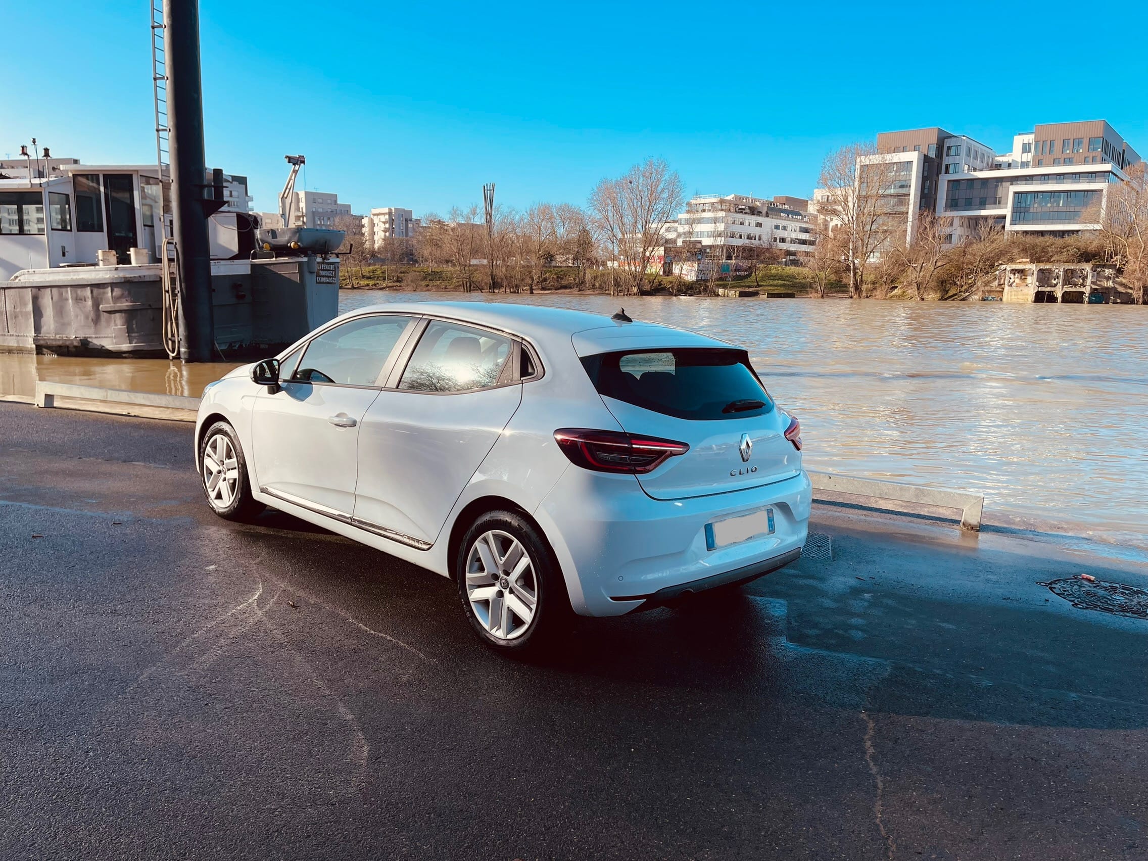 Renault Clio Maisons-Alfort École Vétérinaire avec GPS