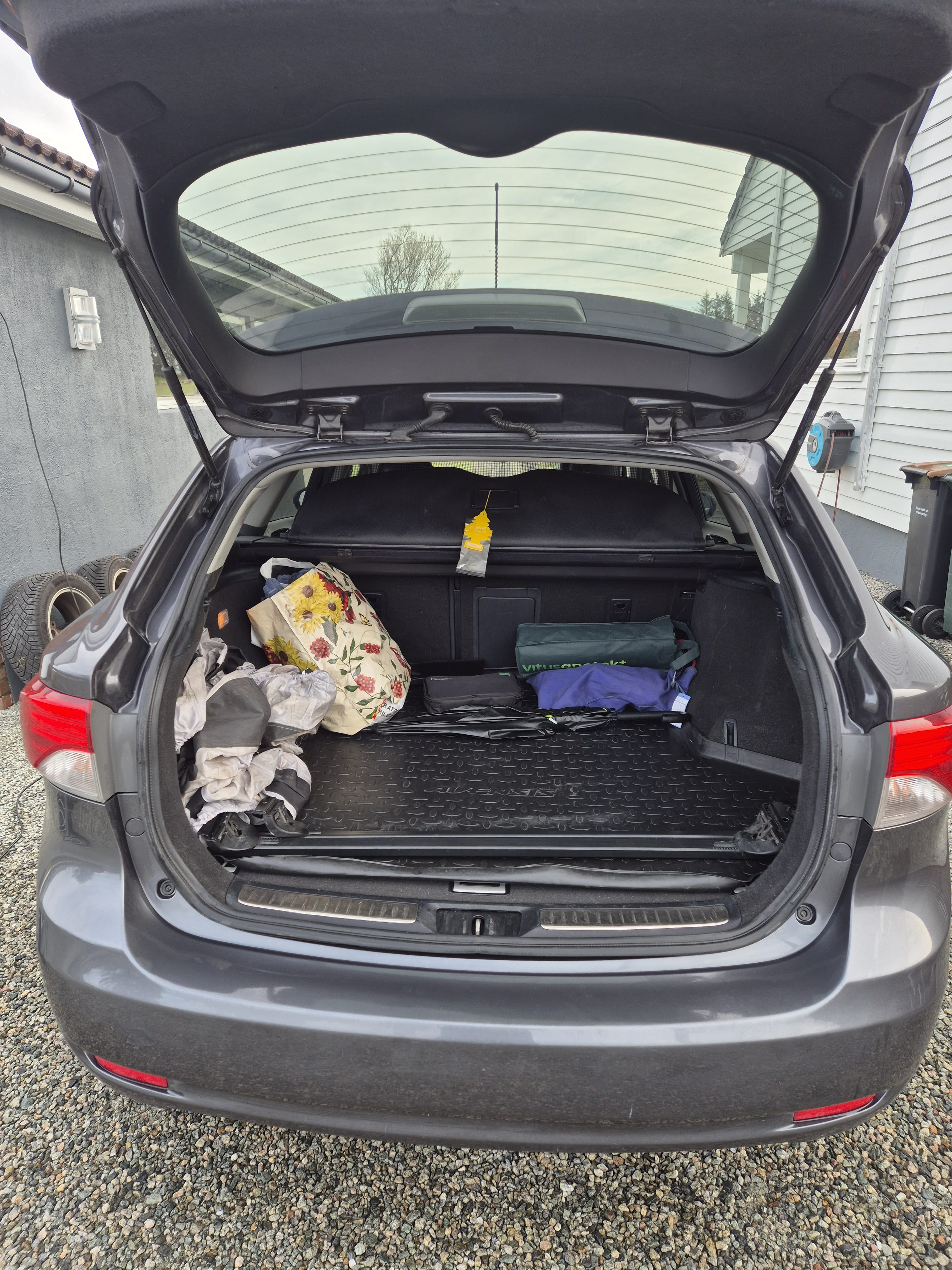 Toyota Avensis med GPS