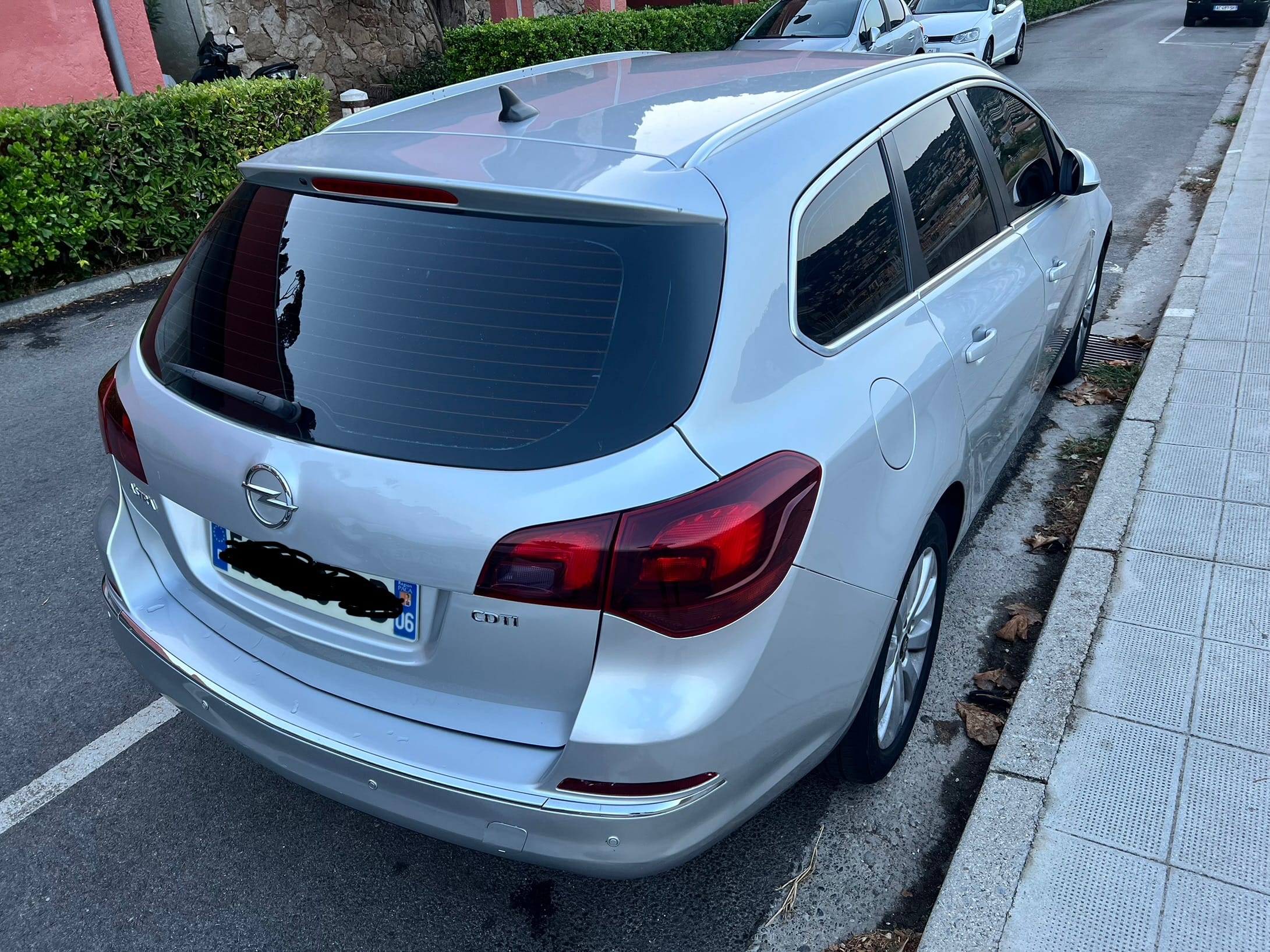 Opel Astra Sports Tourer 2l cdti avec GPS