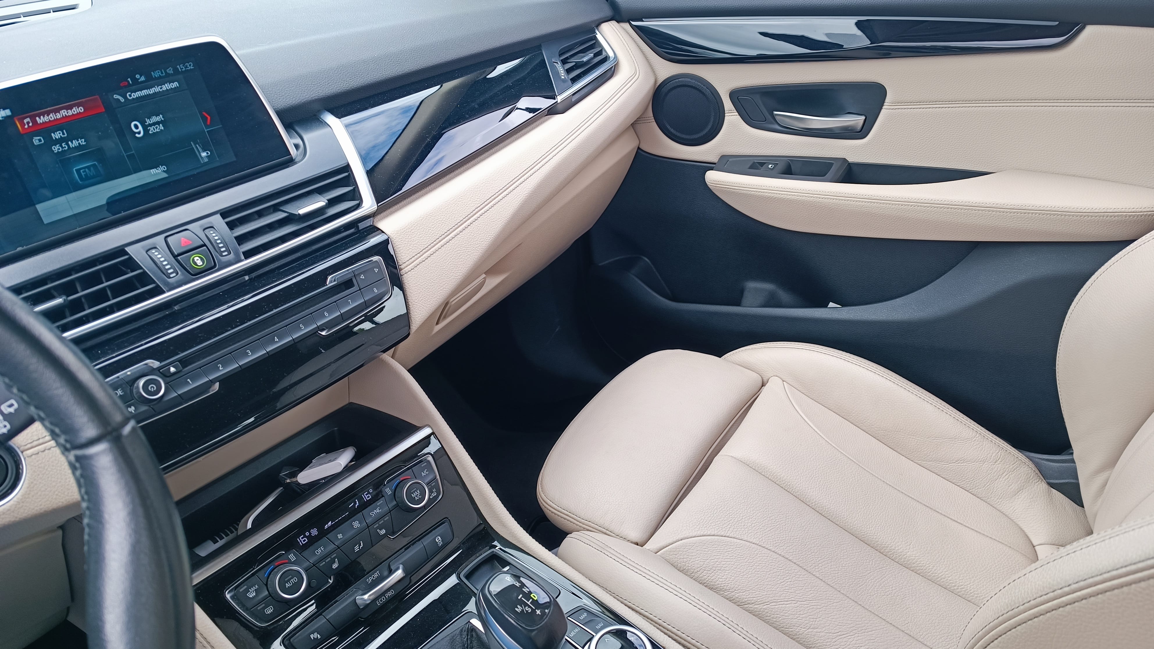 BMW 220d xDrive Active Tourer F45 avec Climatisation