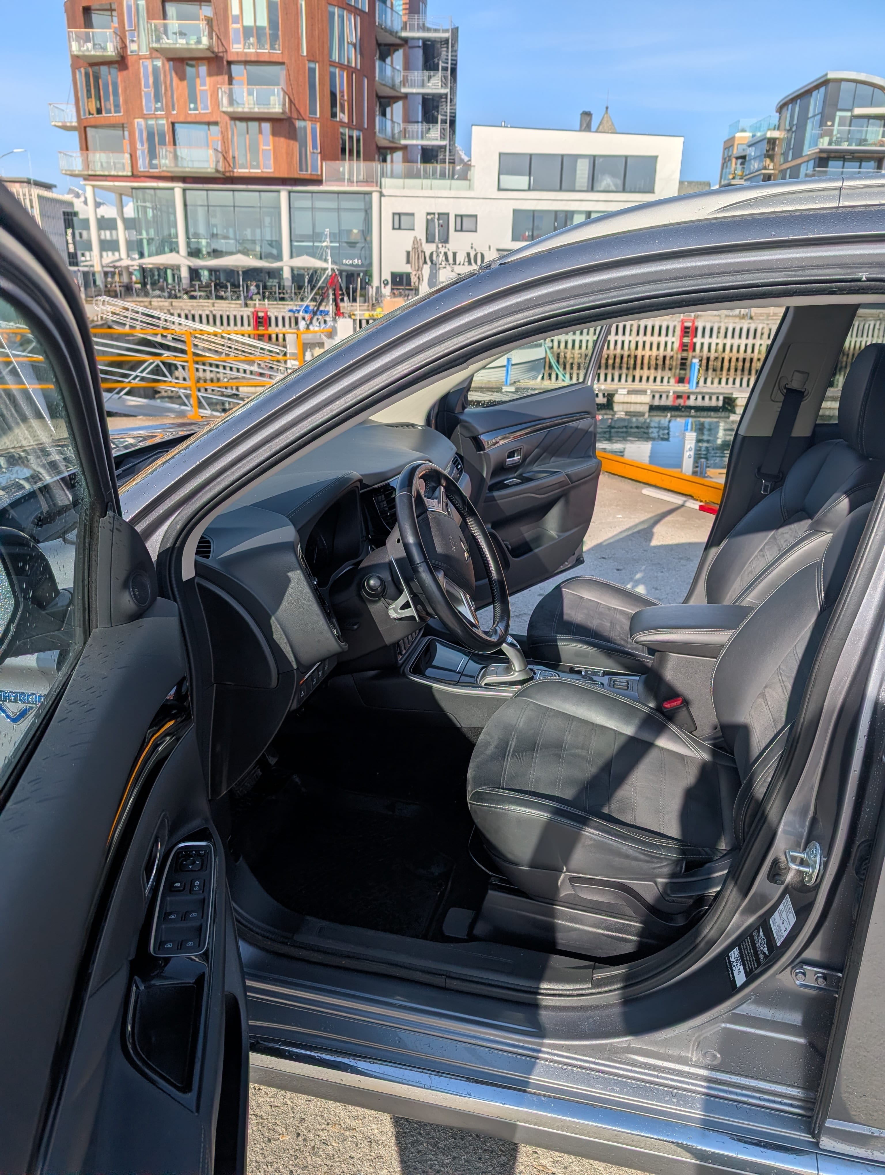 Mitsubishi Outlander PHEV MOTION with Baby seat