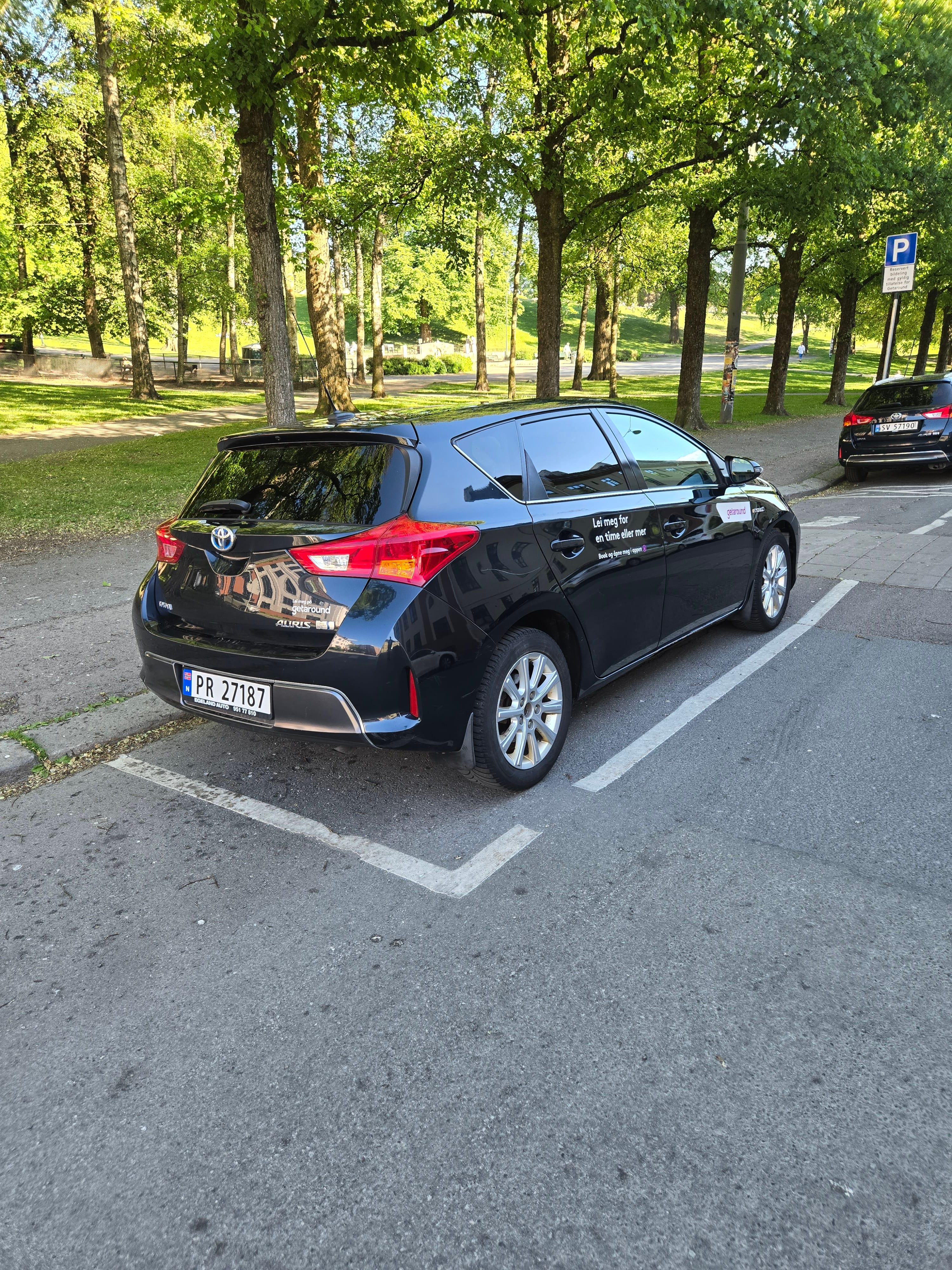 Toyota Auris 1,8 Automat, Bensin, Drivstoffvennlig mit Navigationsgerät